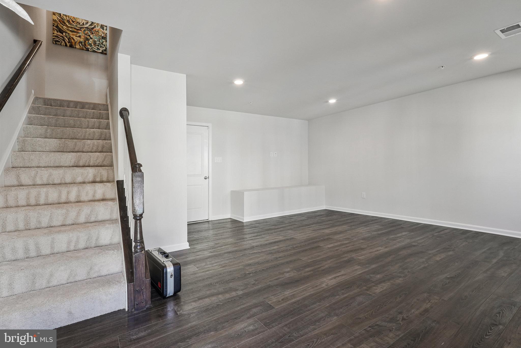 SCOTLAND HEIGHTS - Residential