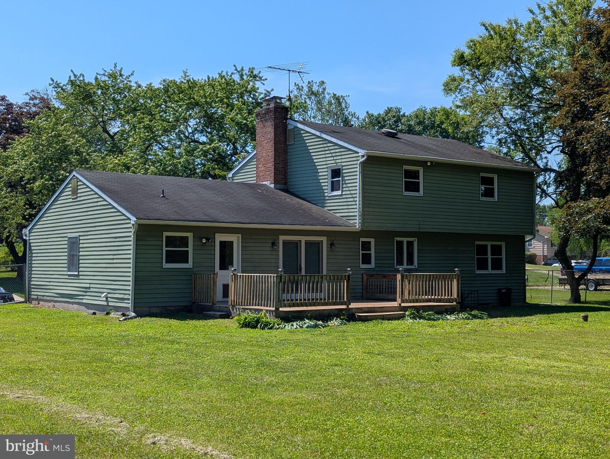 2408 DIXIE LANE