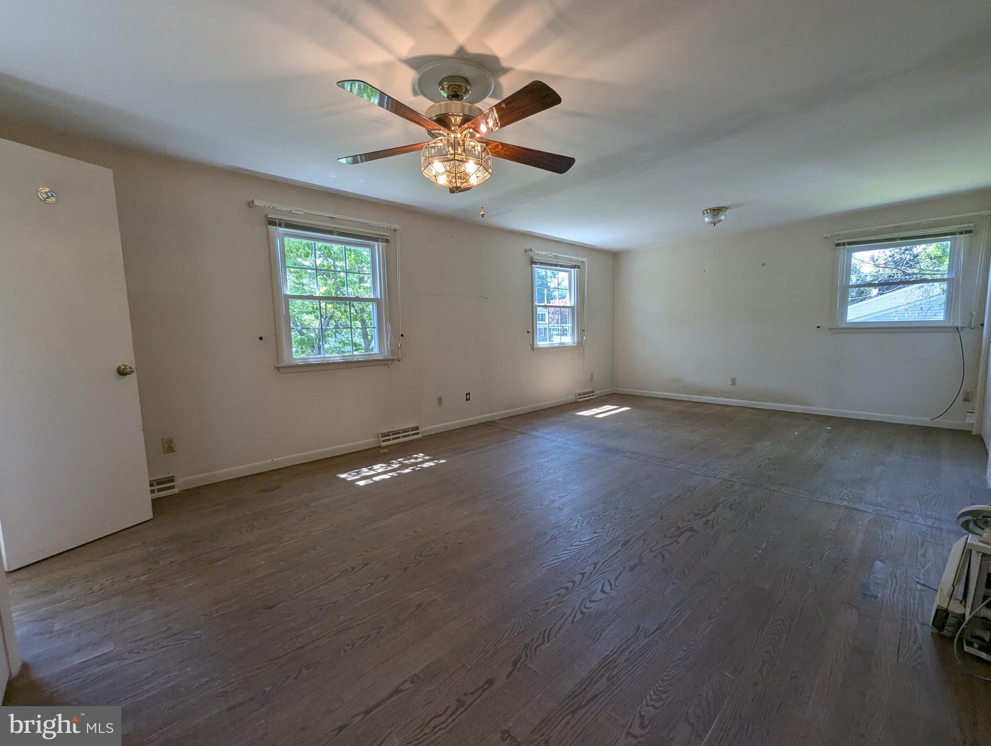 2408 DIXIE LANE