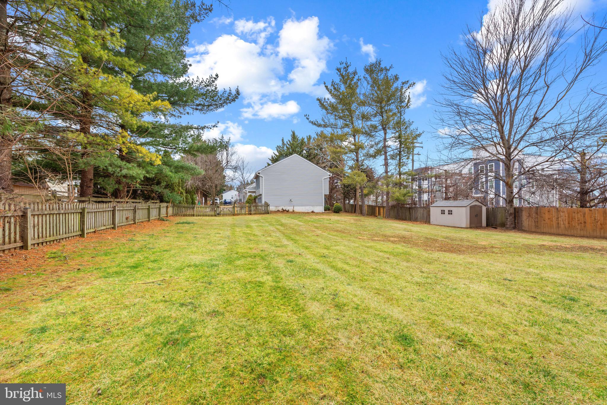 524 YELLOW LILY COURT