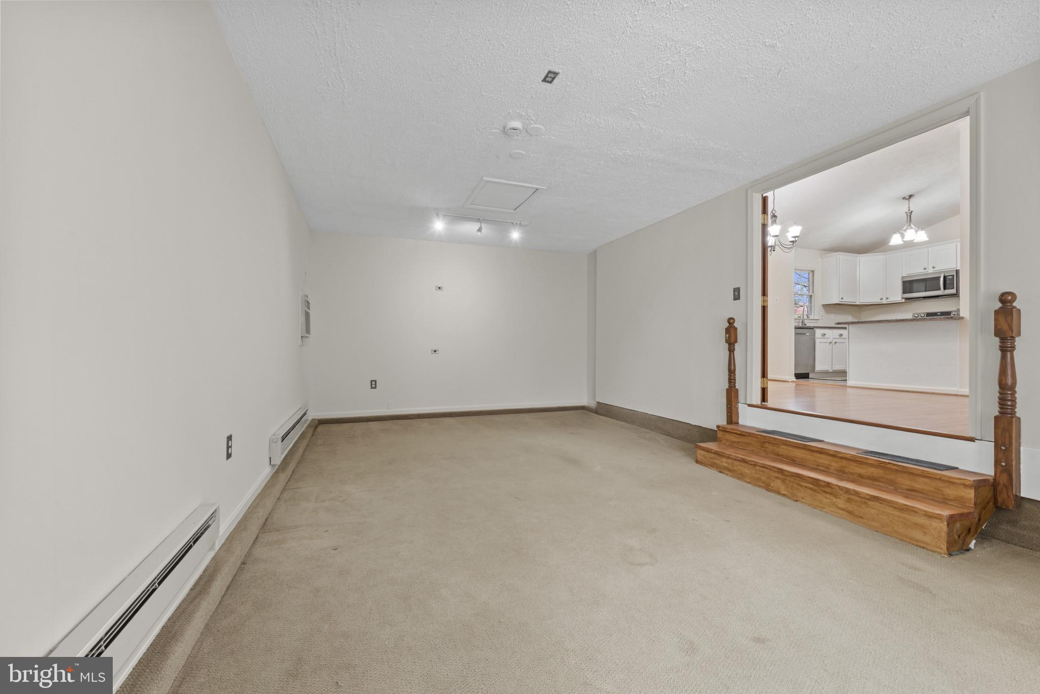 WHISPERING MEADOWS - Residential