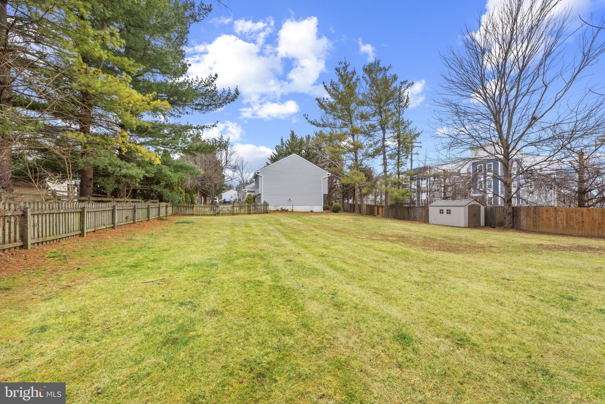 524 YELLOW LILY COURT