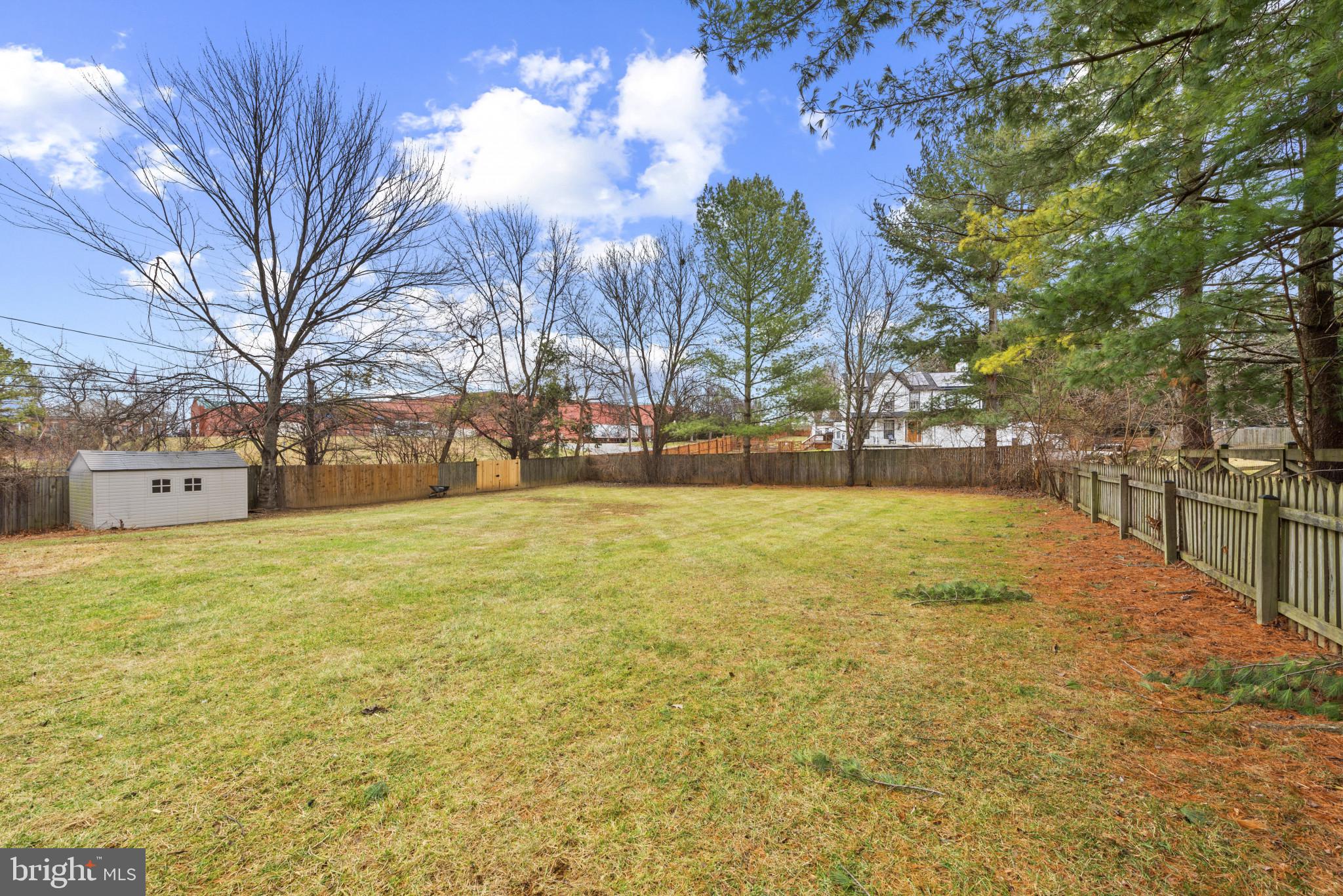 WHISPERING MEADOWS - Residential