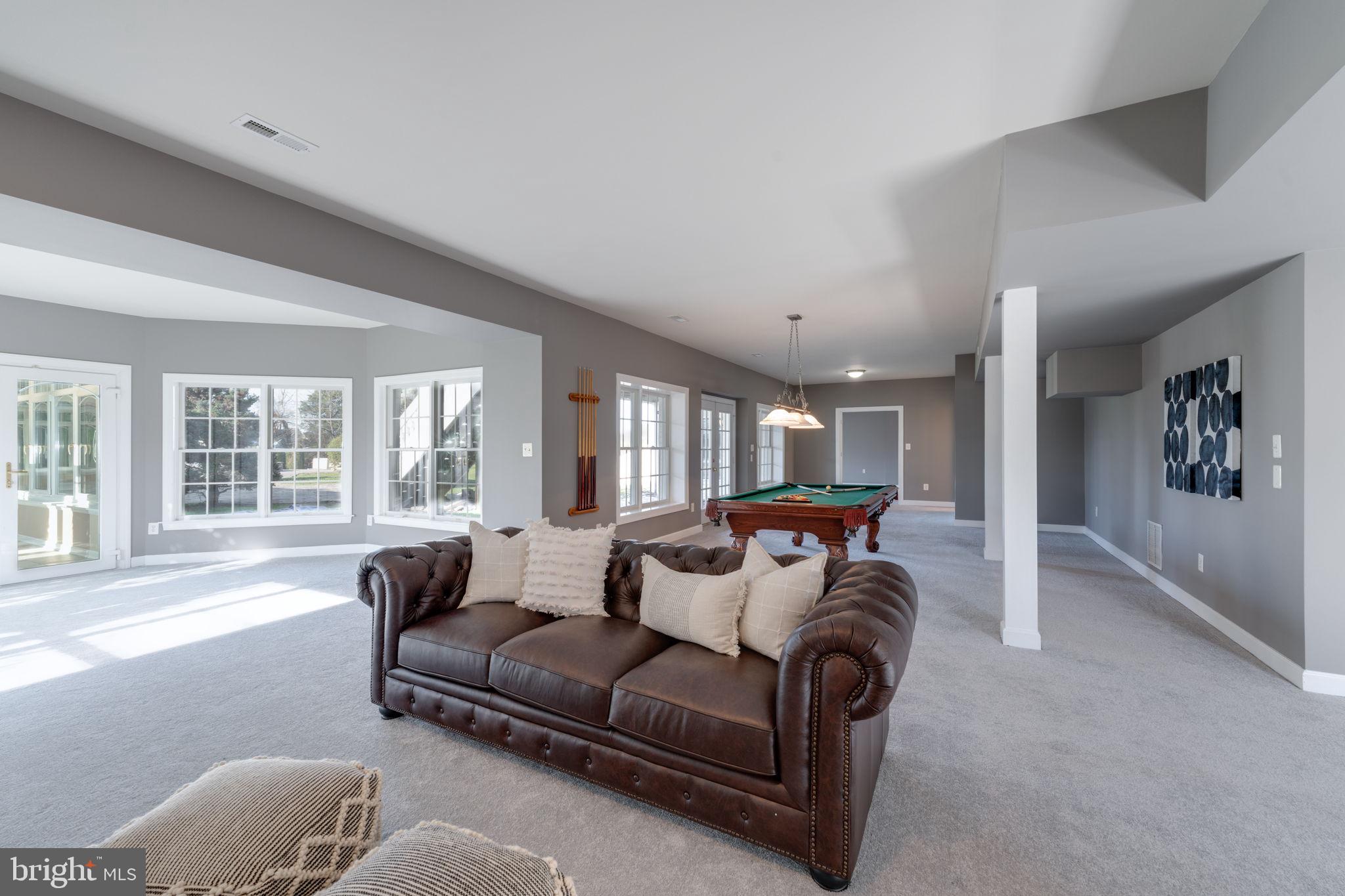 BARCLAY RIDGE - Residential