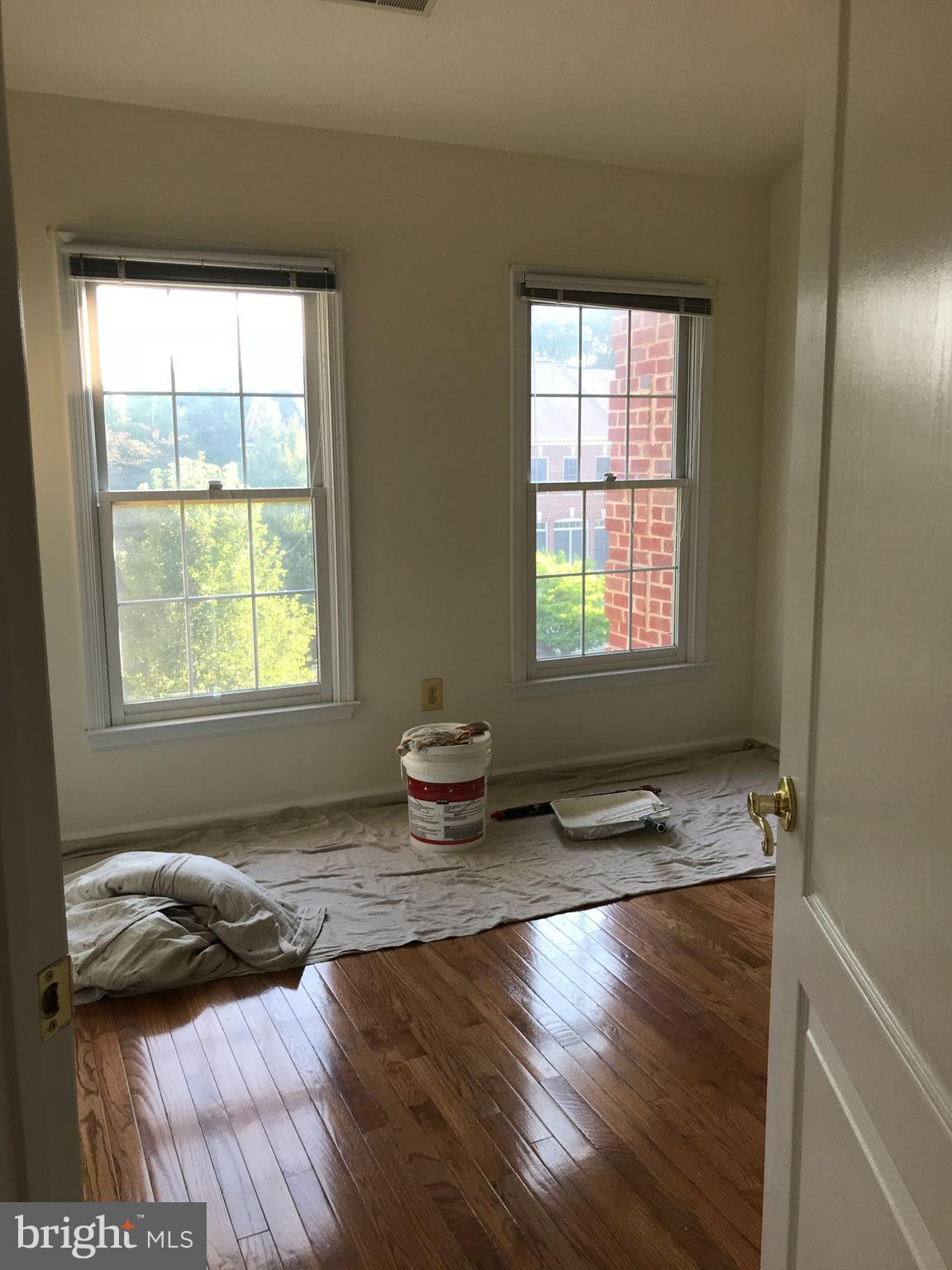 TOWER OAKS - Residential Lease