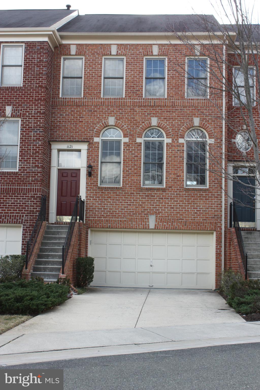 TOWER OAKS - Residential Lease