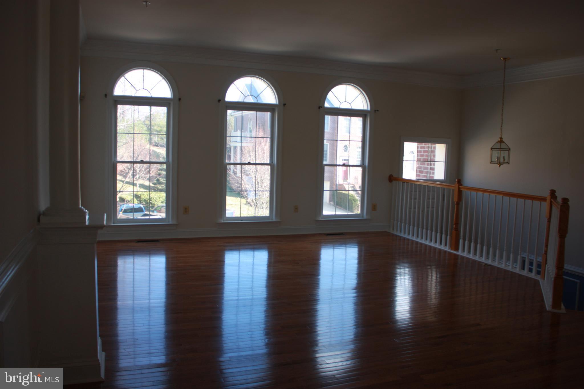 TOWER OAKS - Residential Lease