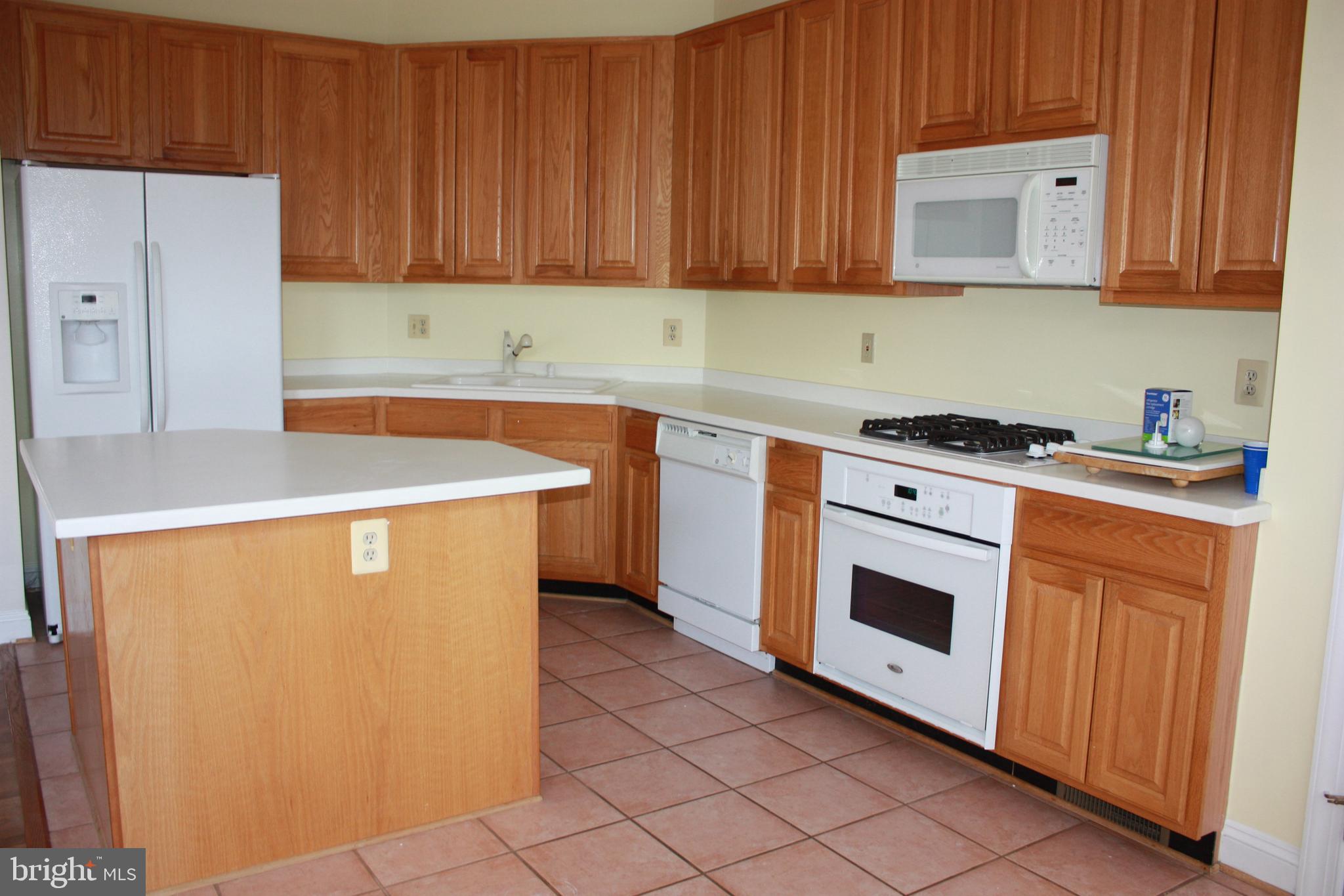 TOWER OAKS - Residential Lease