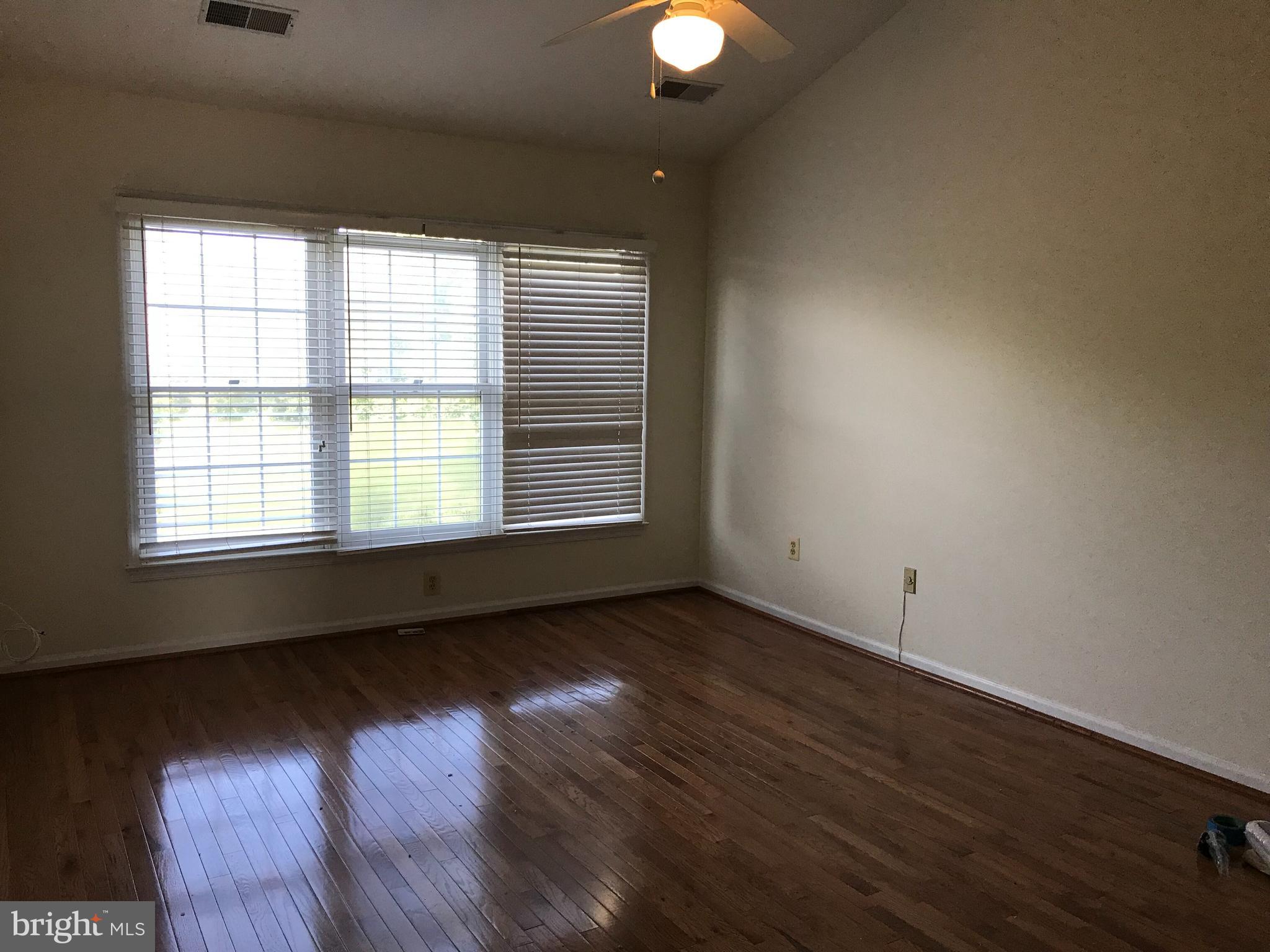 TOWER OAKS - Residential Lease