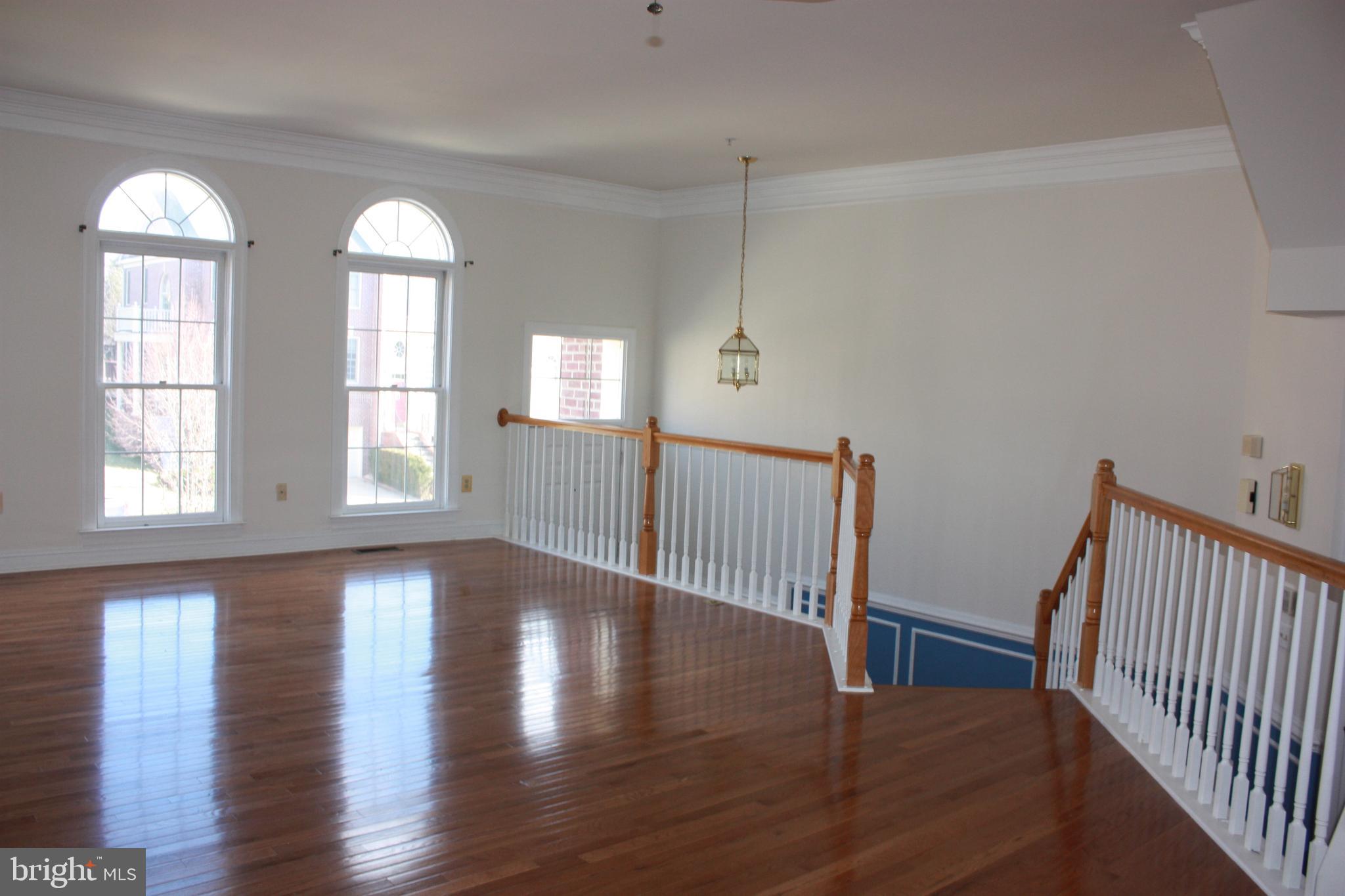 TOWER OAKS - Residential Lease