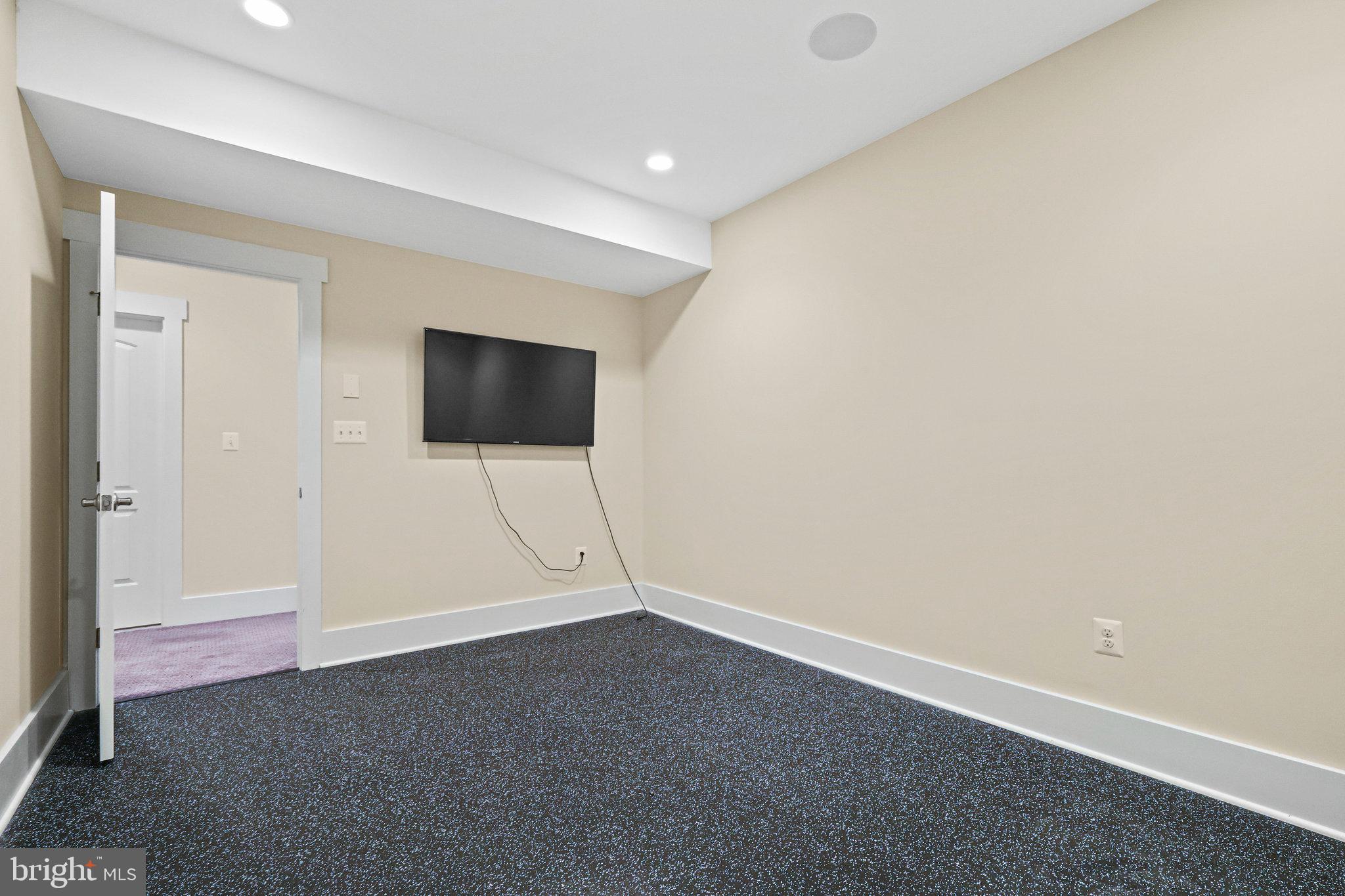 PIMMIT HILLS - Residential