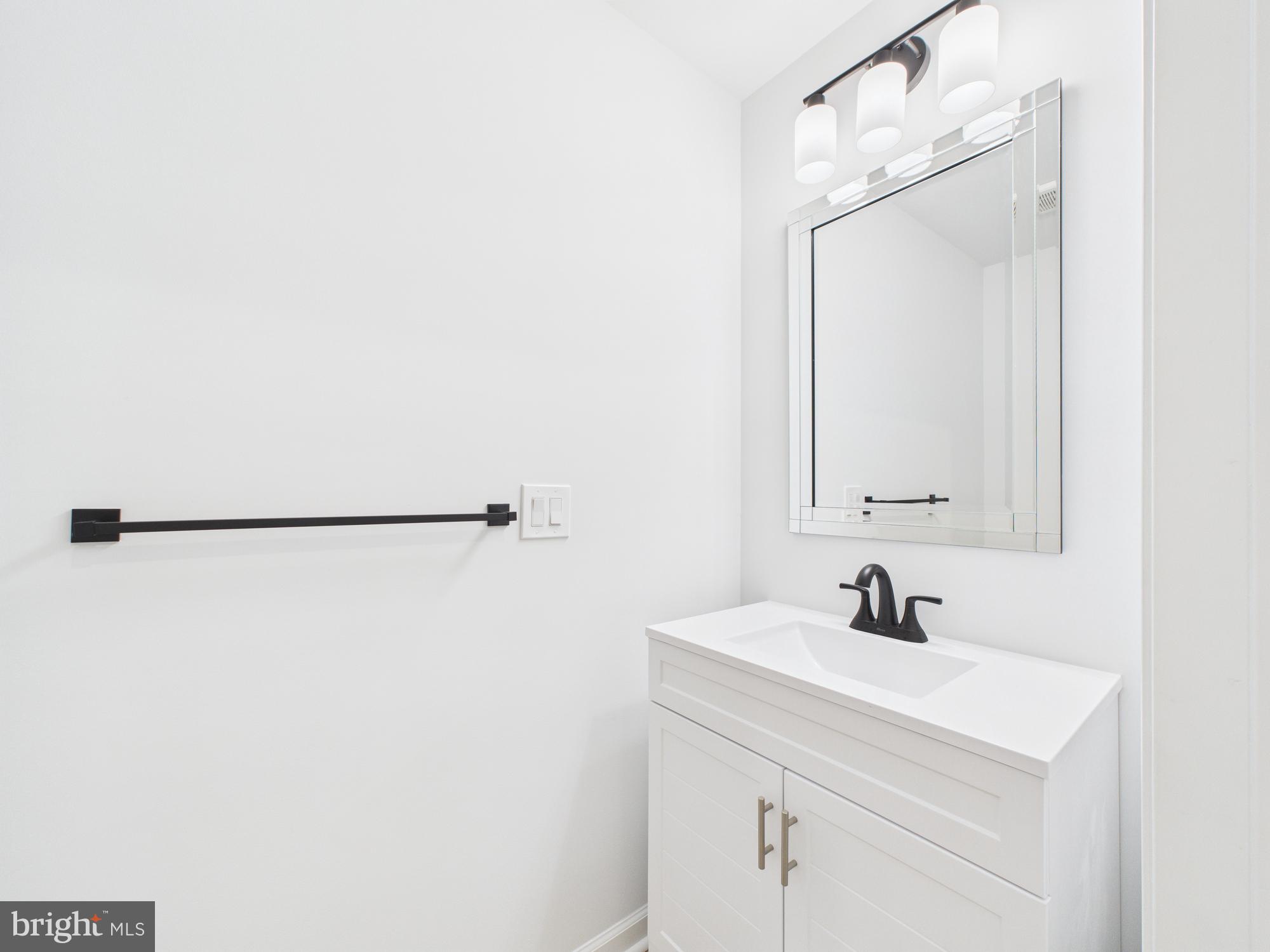 FORGOTTEN BOTTOM - Residential Lease