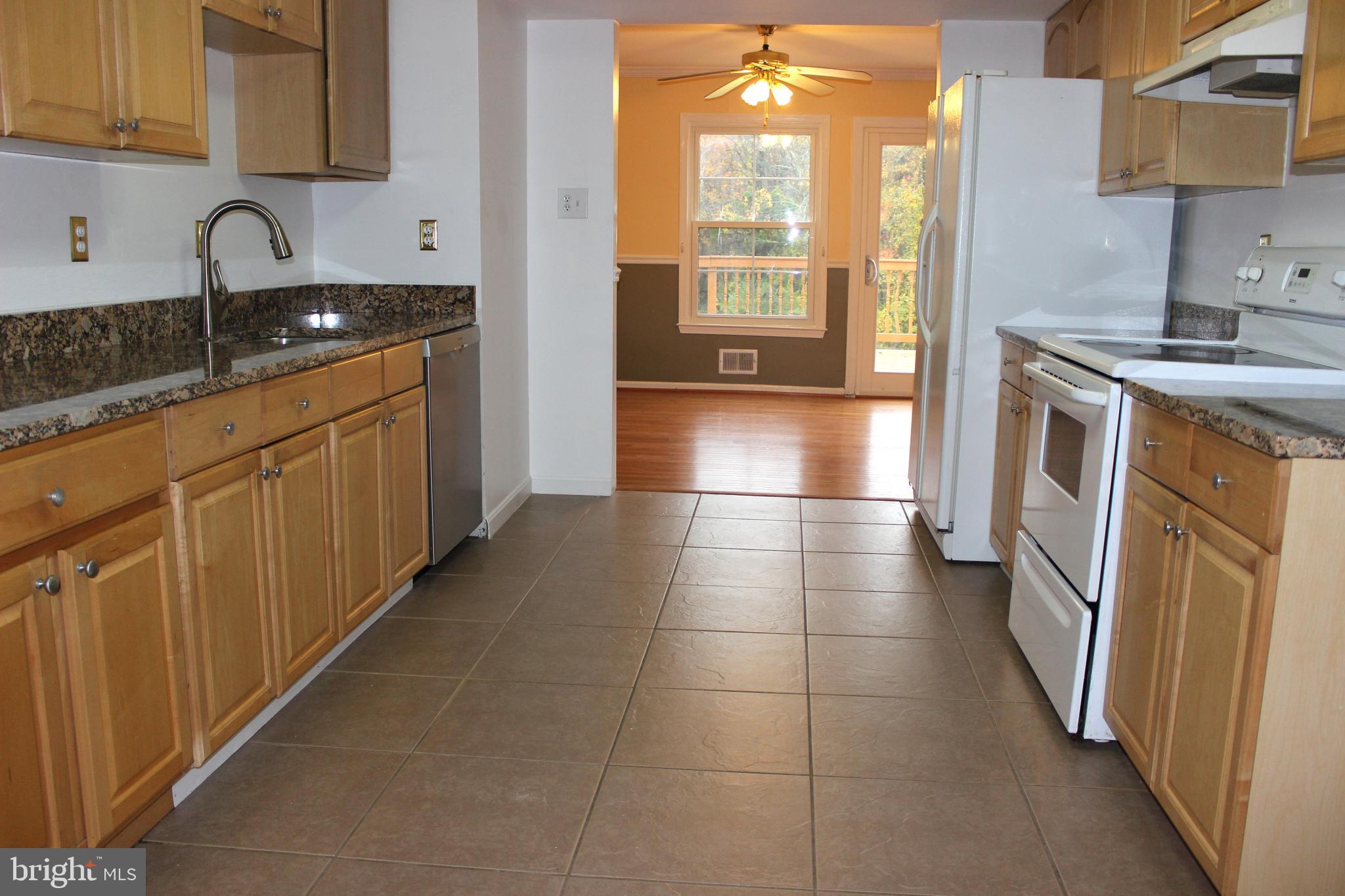 HERITAGE SQUARE - Residential Lease