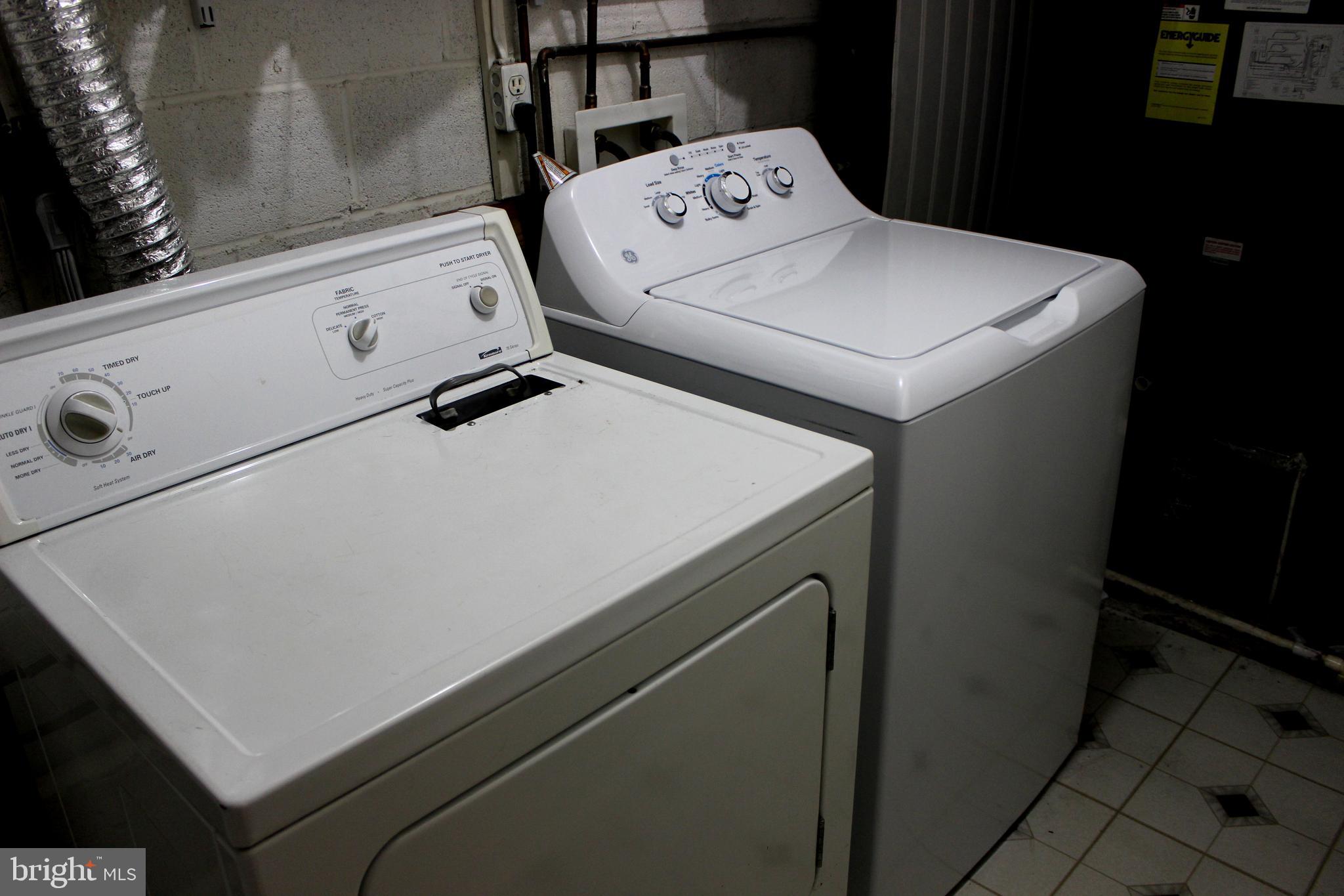 HERITAGE SQUARE - Residential Lease