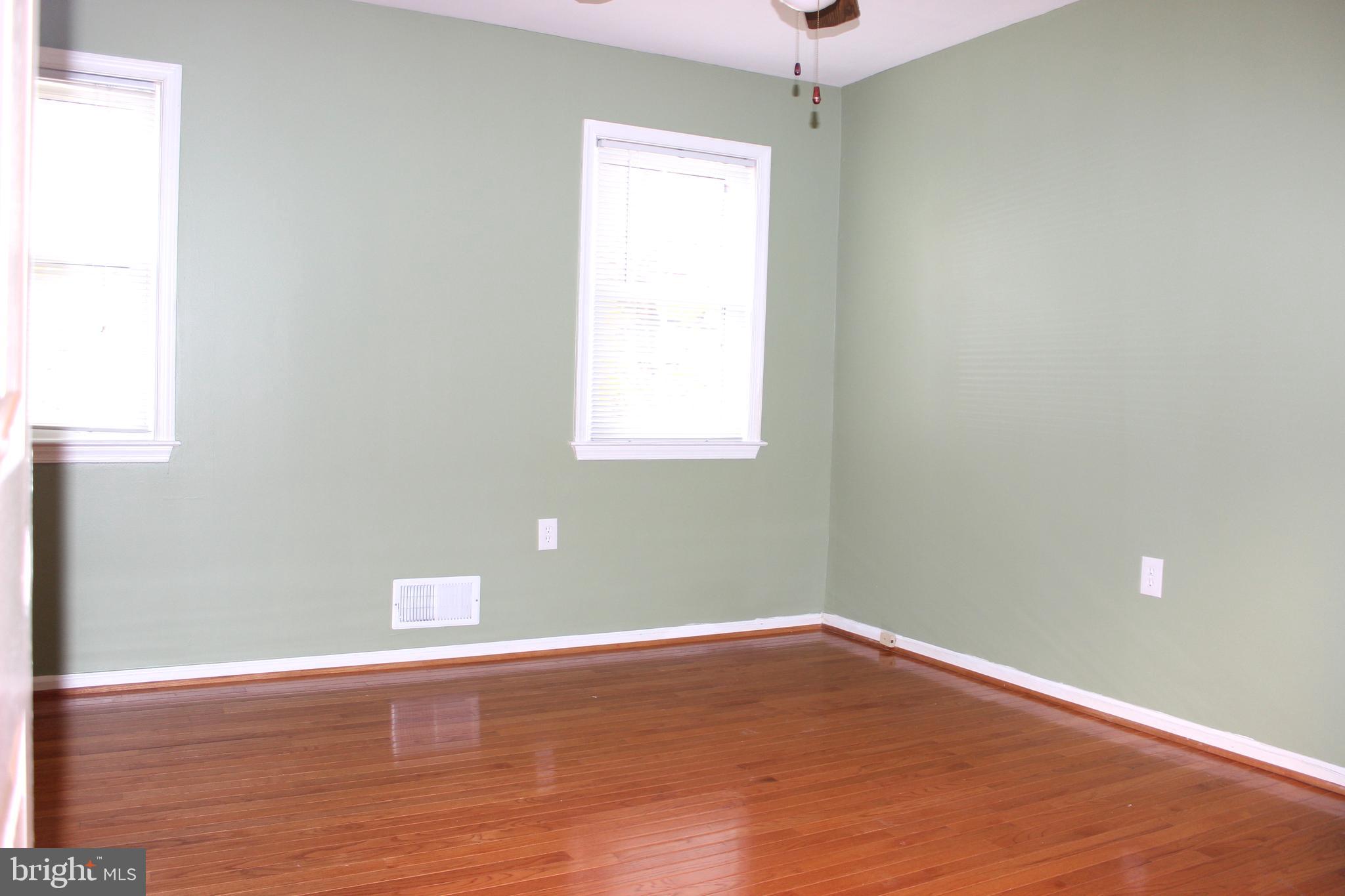 HERITAGE SQUARE - Residential Lease