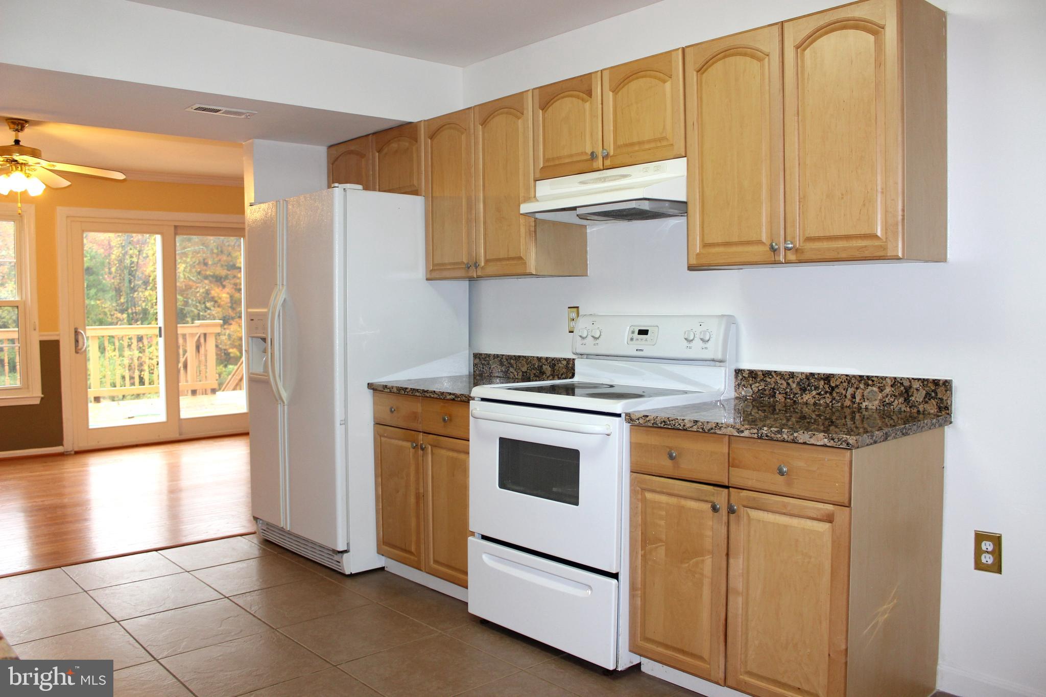 HERITAGE SQUARE - Residential Lease