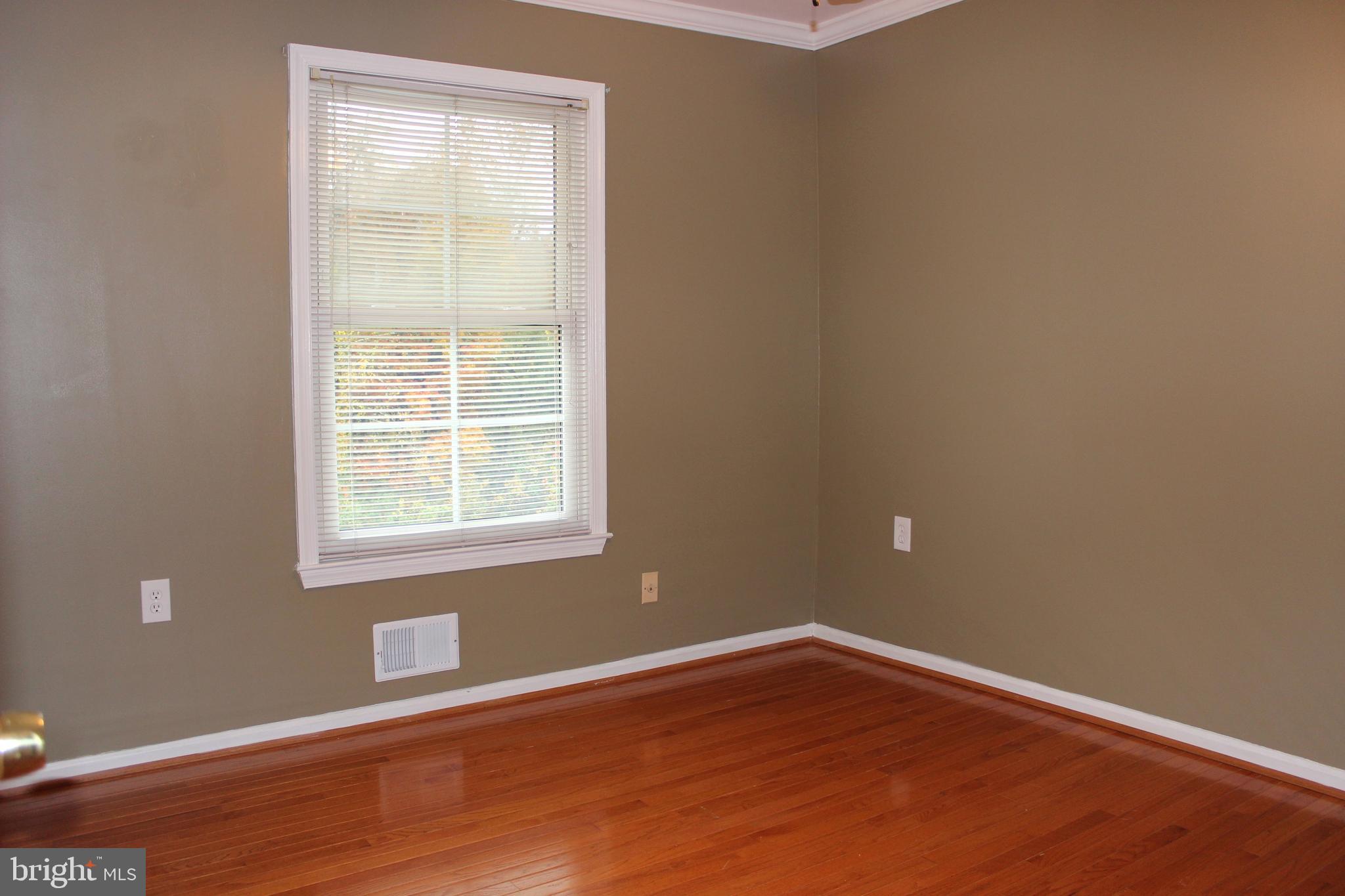 HERITAGE SQUARE - Residential Lease