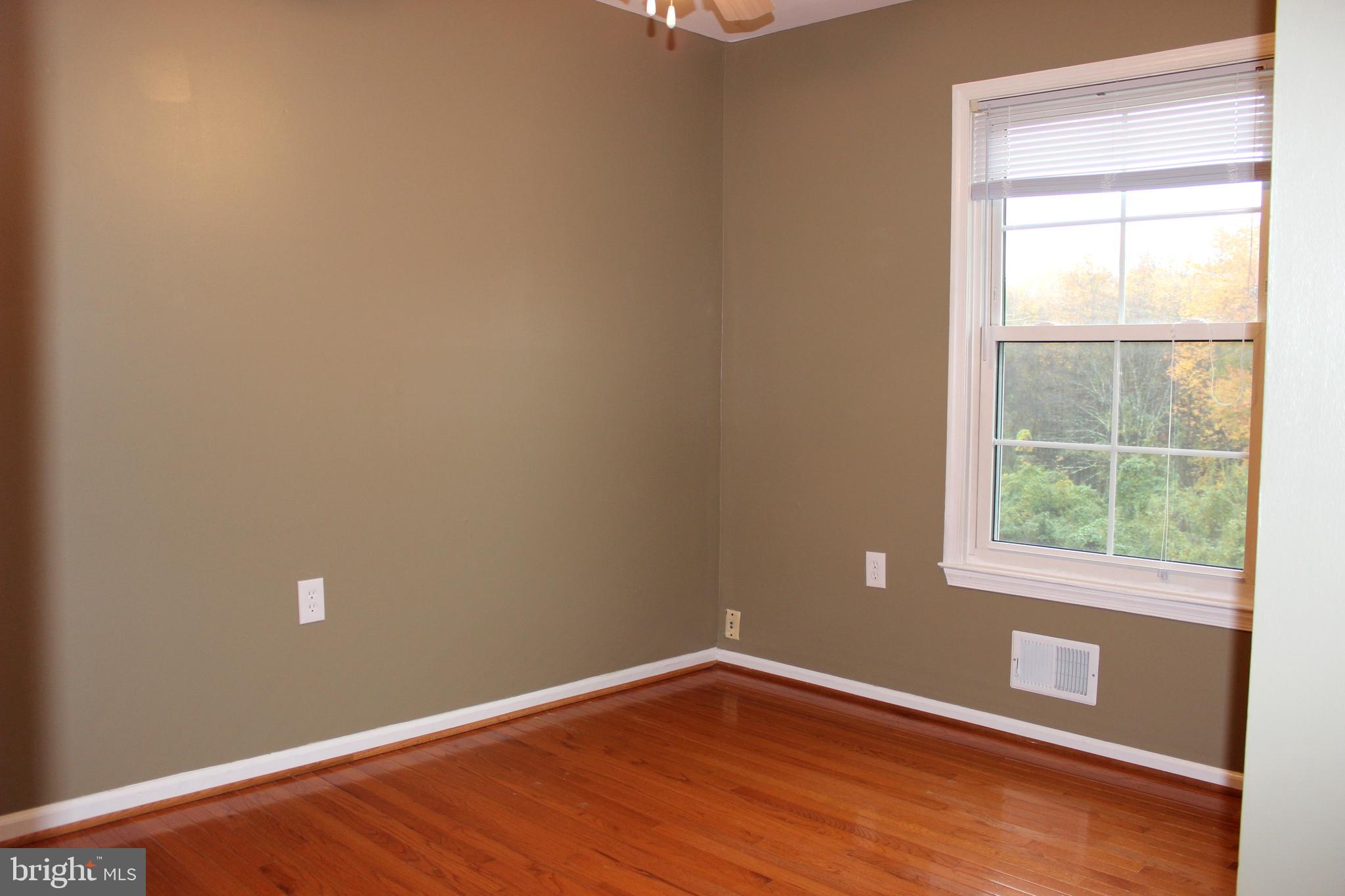 HERITAGE SQUARE - Residential Lease