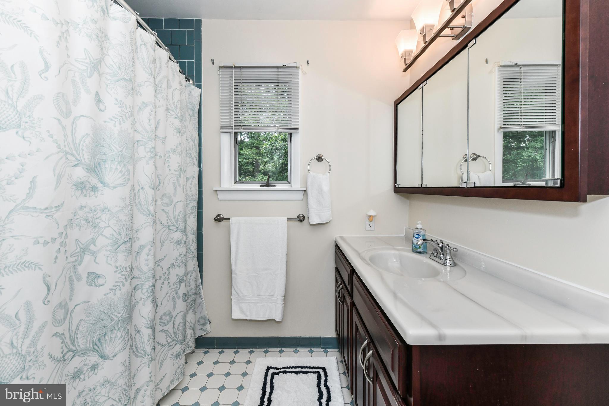 LAURELWOOD - Residential Lease