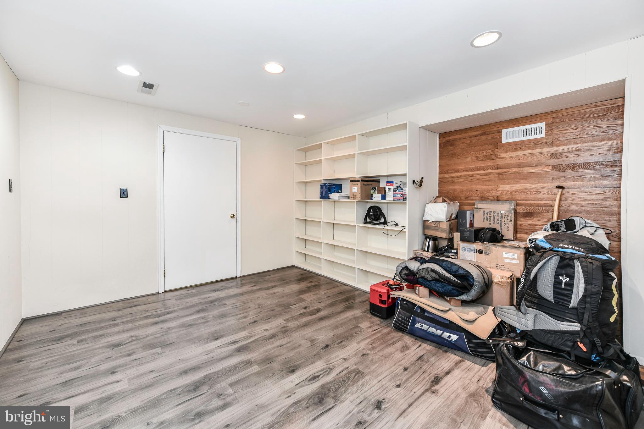 LAURELWOOD - Residential Lease