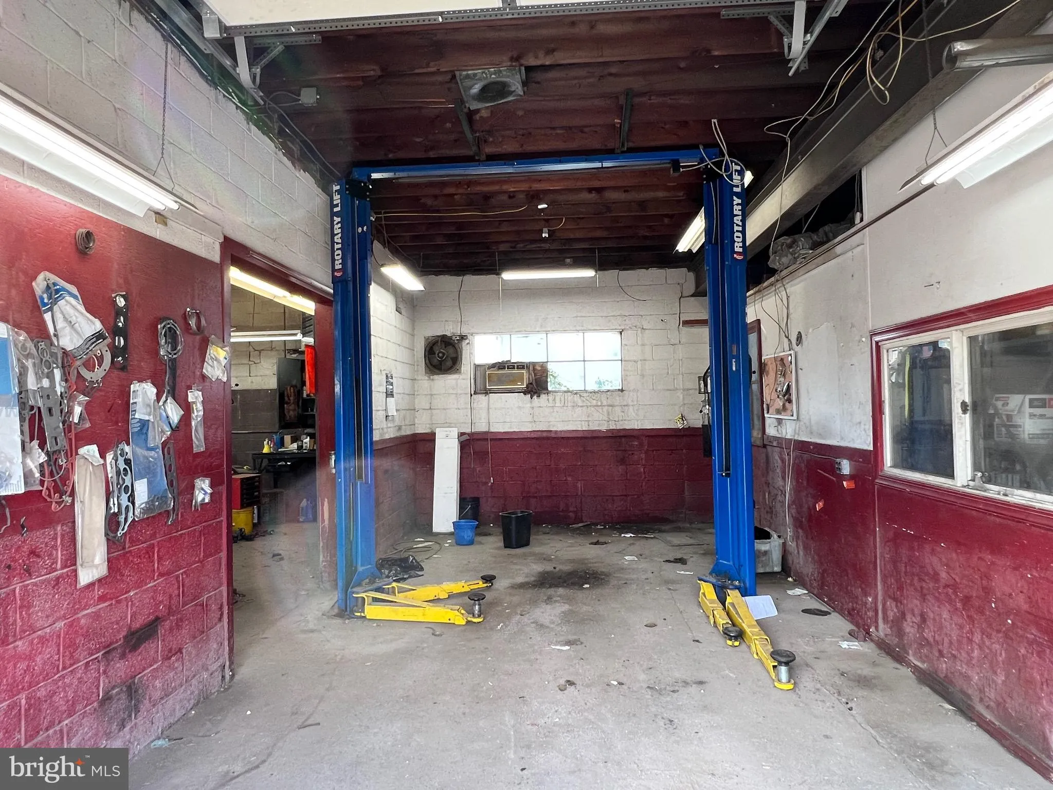 Ewing, New Jersey 08638, United States, ,Commercial,Contingent,37002