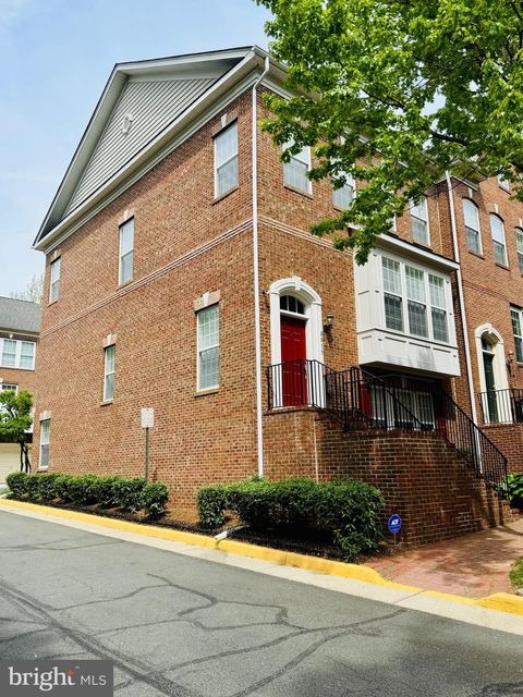 8015 RESERVE WAY VIENNA VA 22182