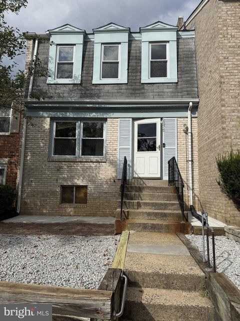 Photo of 2075 Mayflower Drive, WOODBRIDGE, VA 22192 (MLS # VAPW2128914)