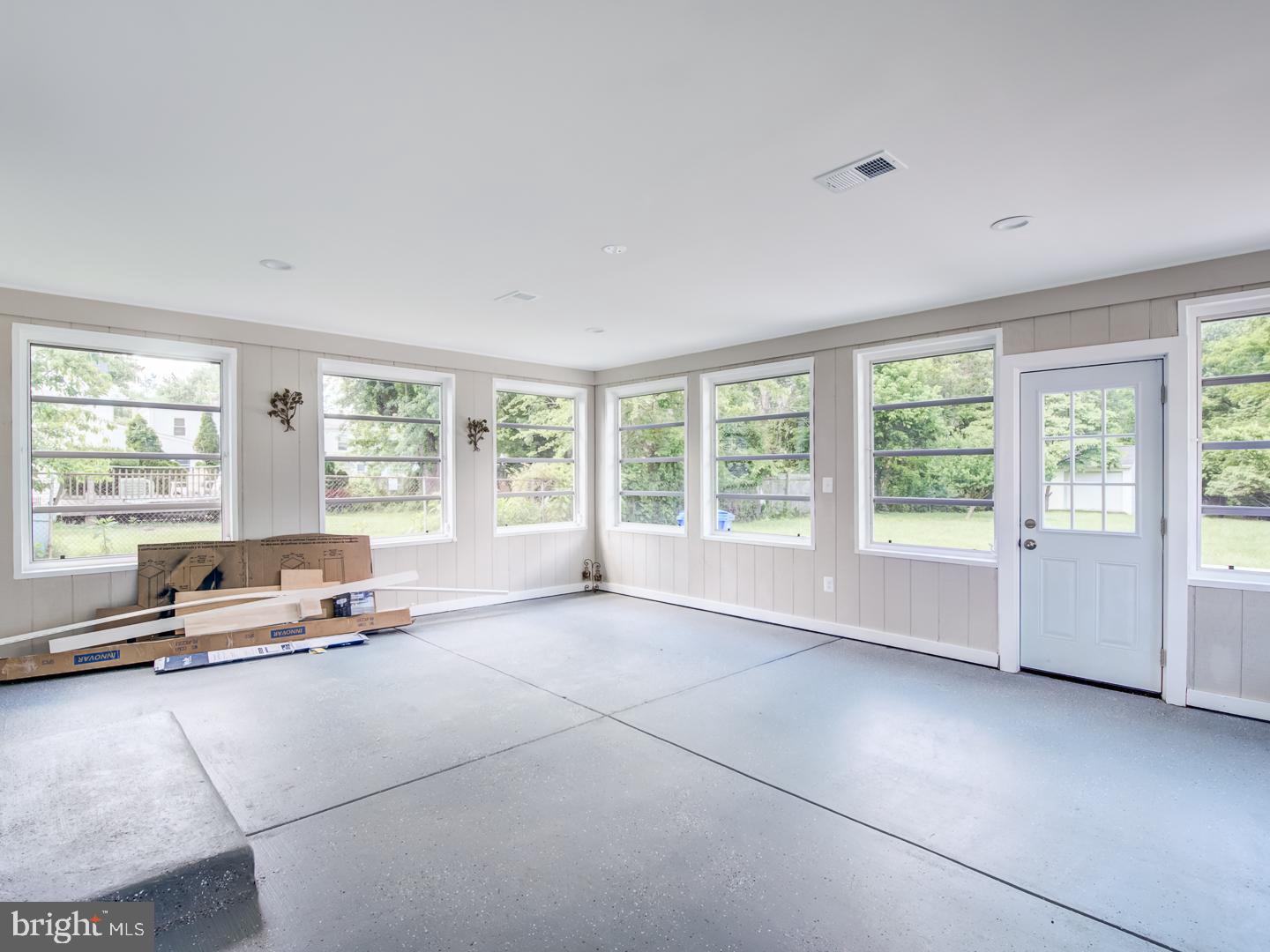 LAUREL - Residential