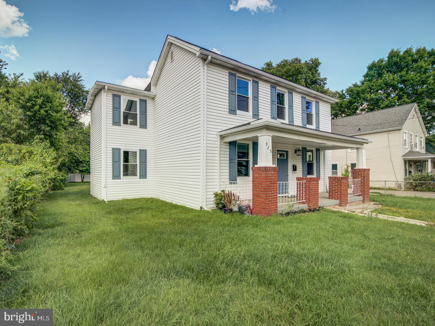 LAUREL - Residential