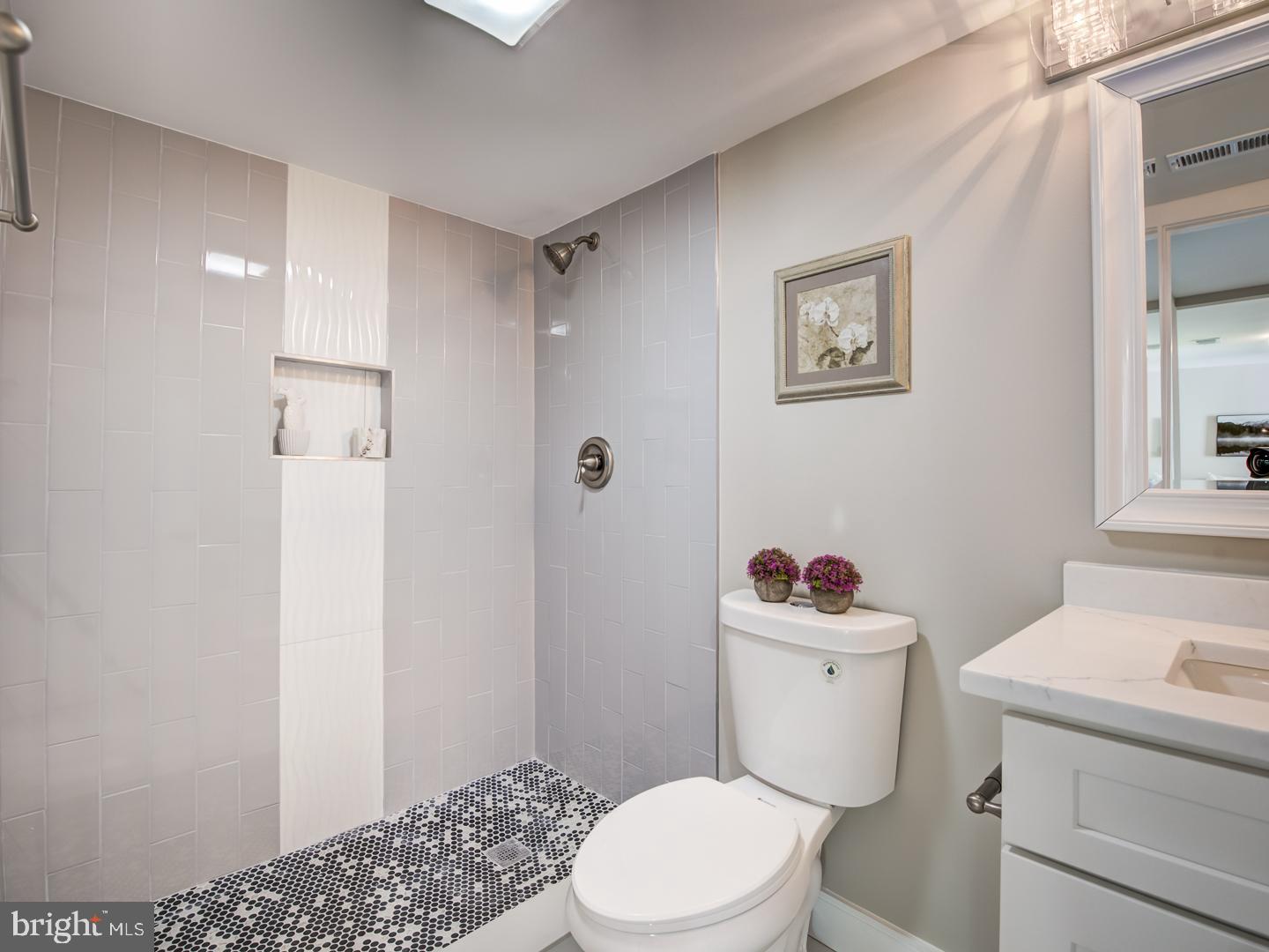 LAUREL - Residential