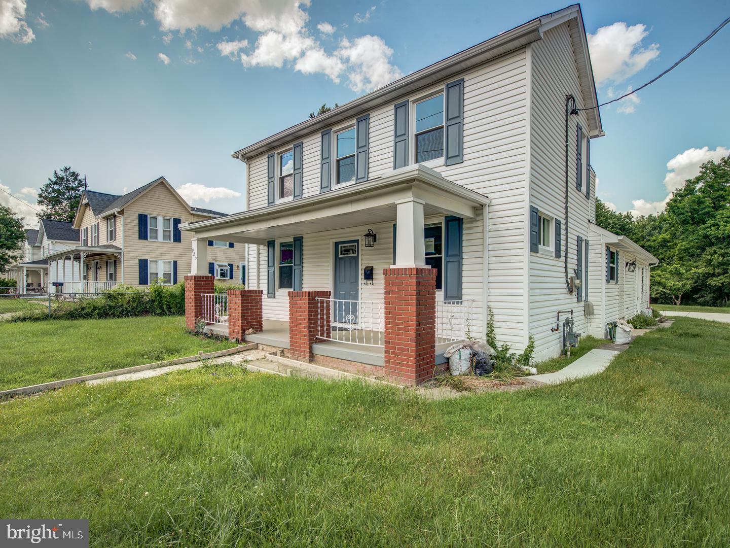 LAUREL - Residential