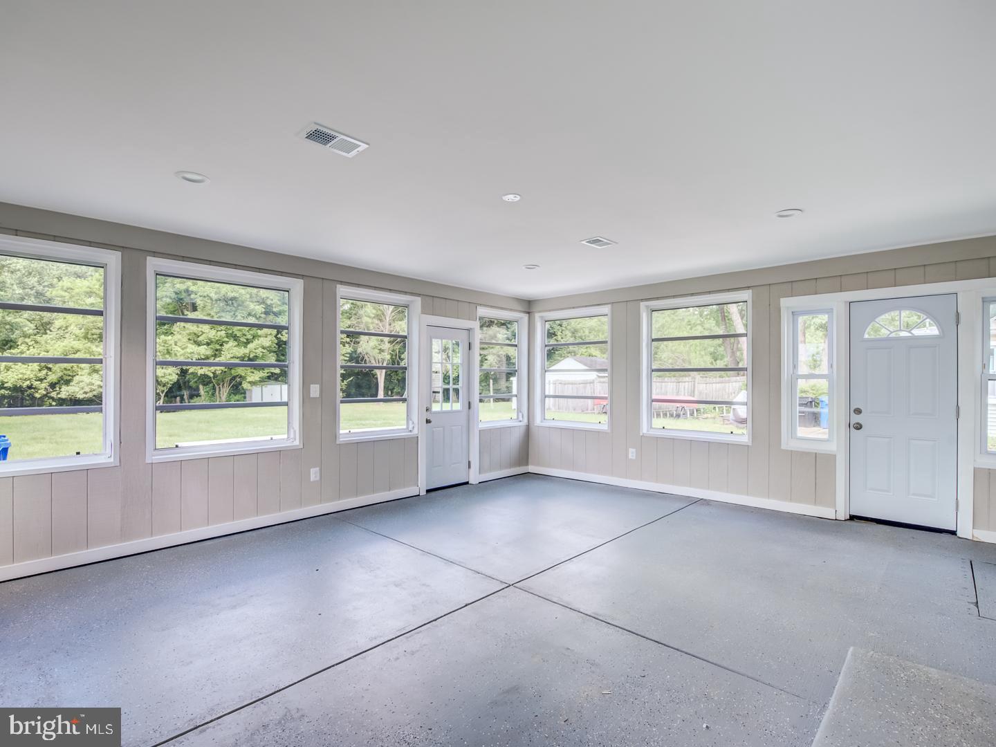 LAUREL - Residential