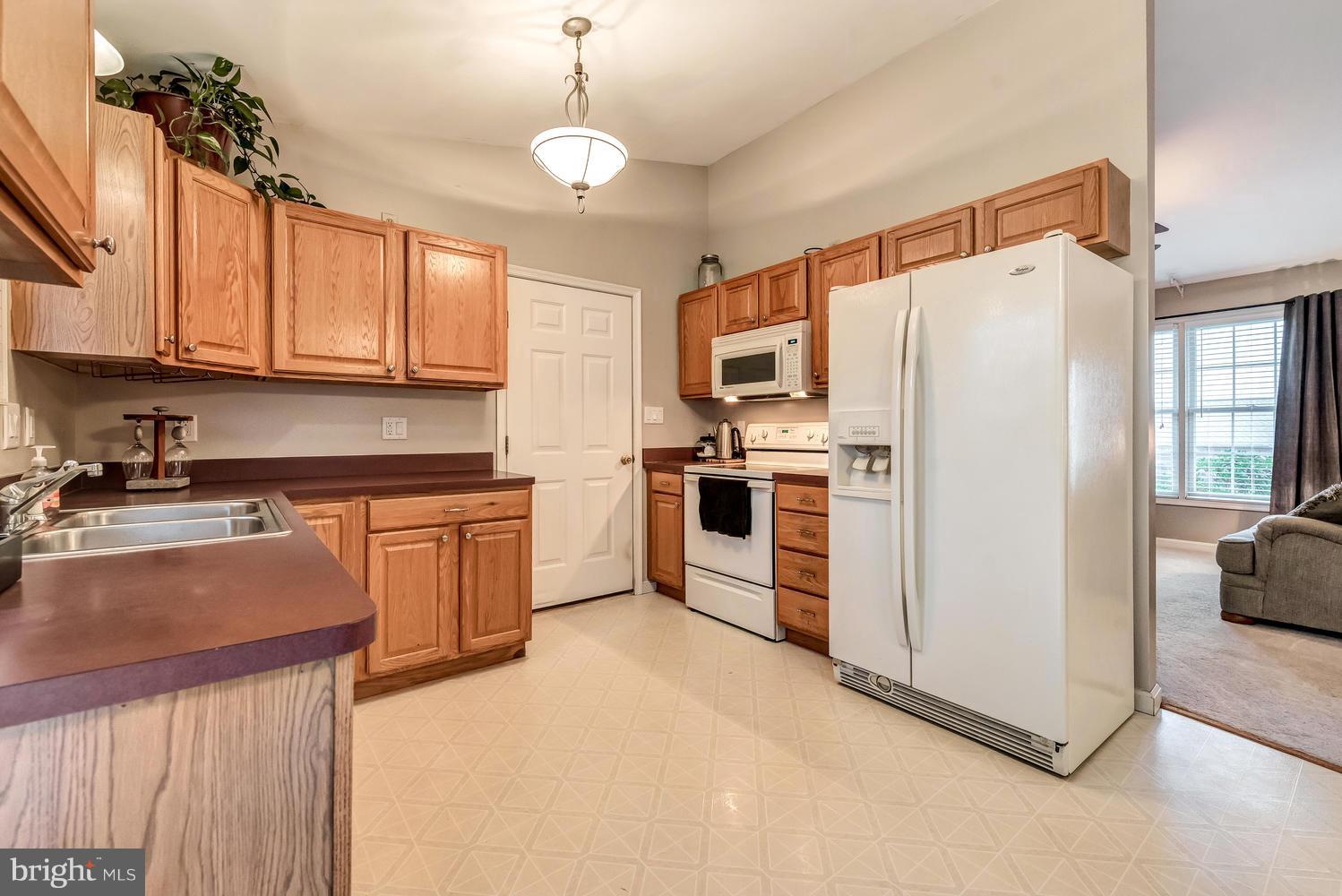 WHISPERING HILLS - Residential