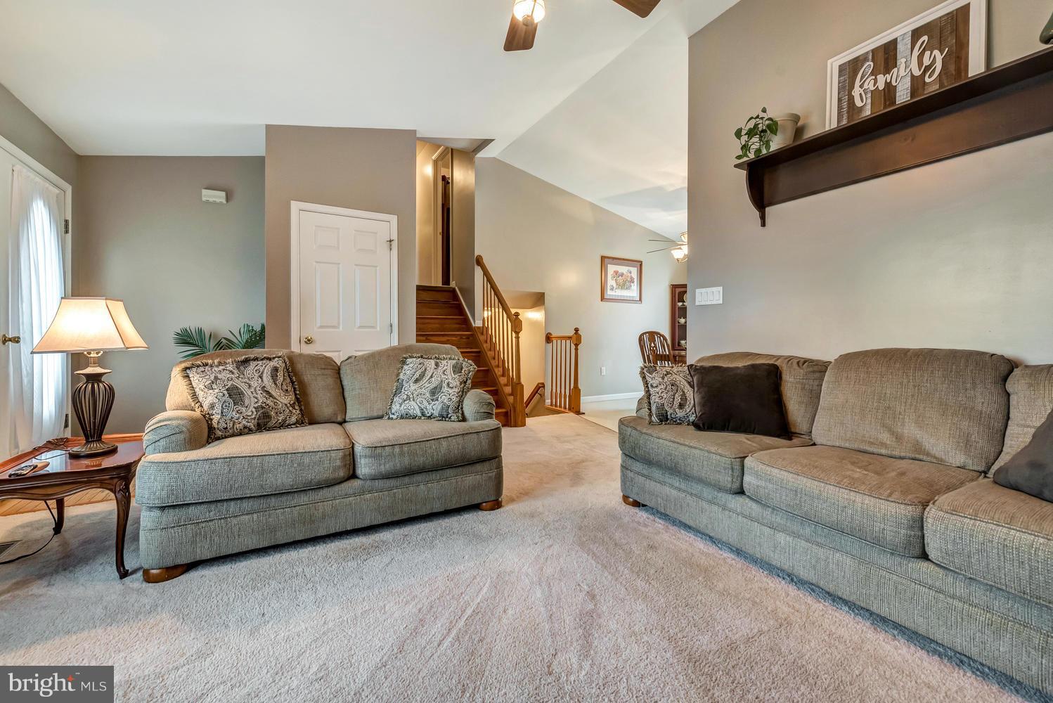 WHISPERING HILLS - Residential