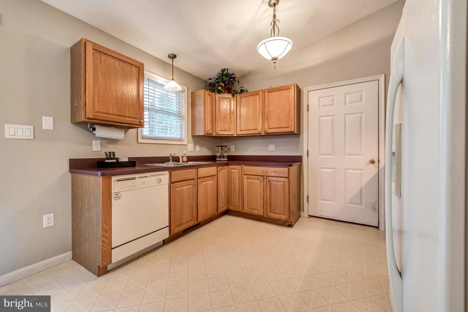 WHISPERING HILLS - Residential