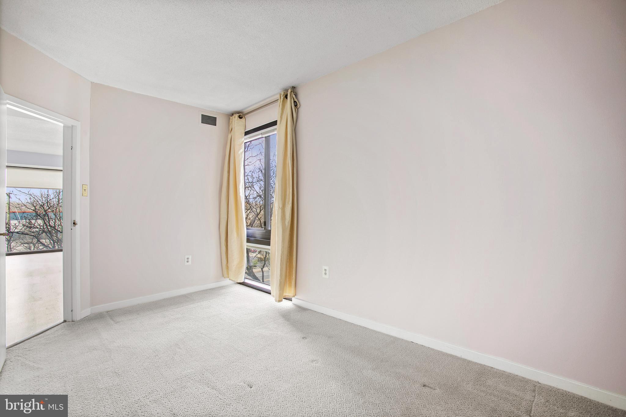 ATRIUM CONDO - Residential