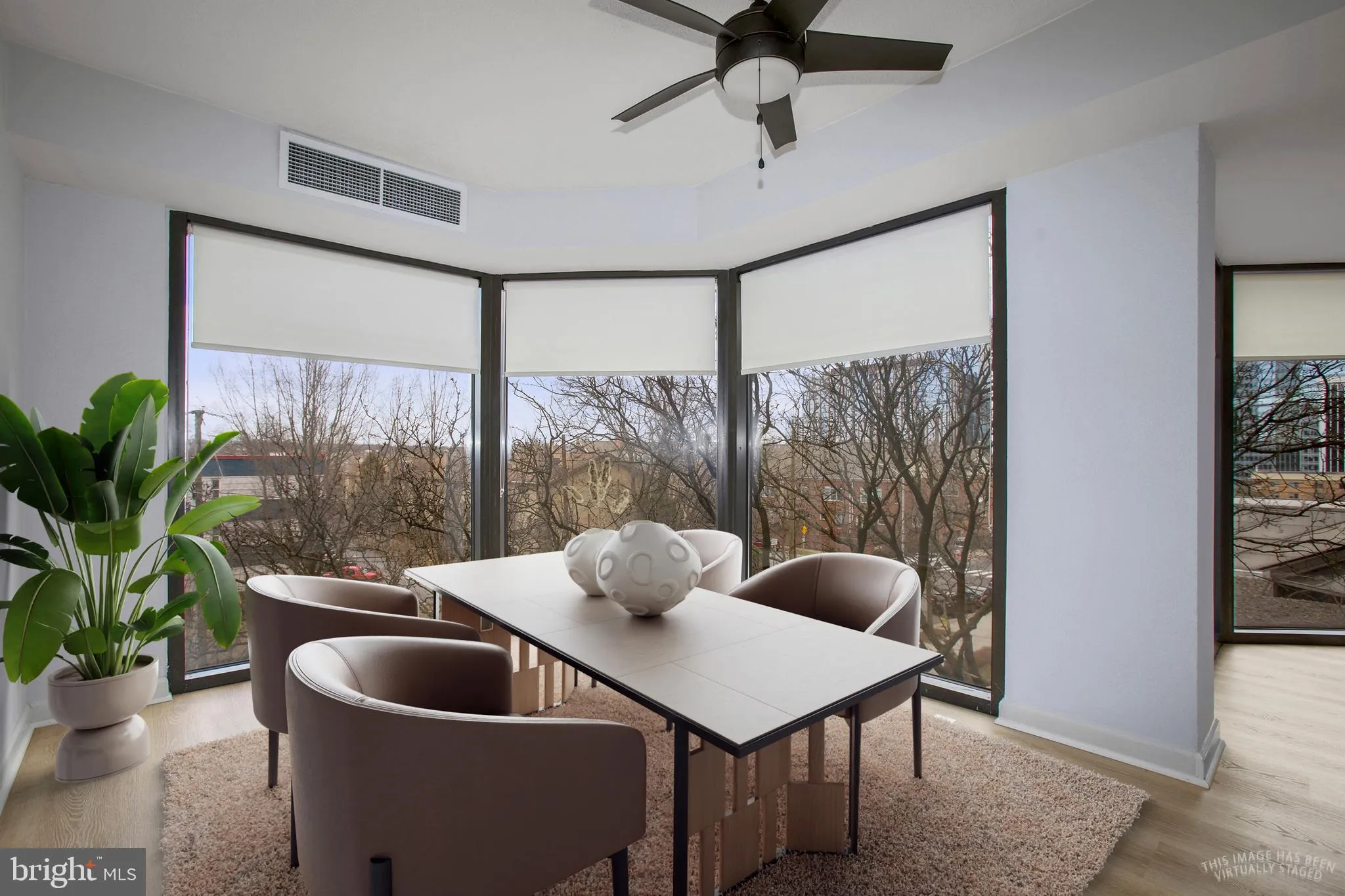 Arlington, Virginia 22209, United States, 1 Bedroom Bedrooms, ,1 BathroomBathrooms,Residential,Contingent,77741