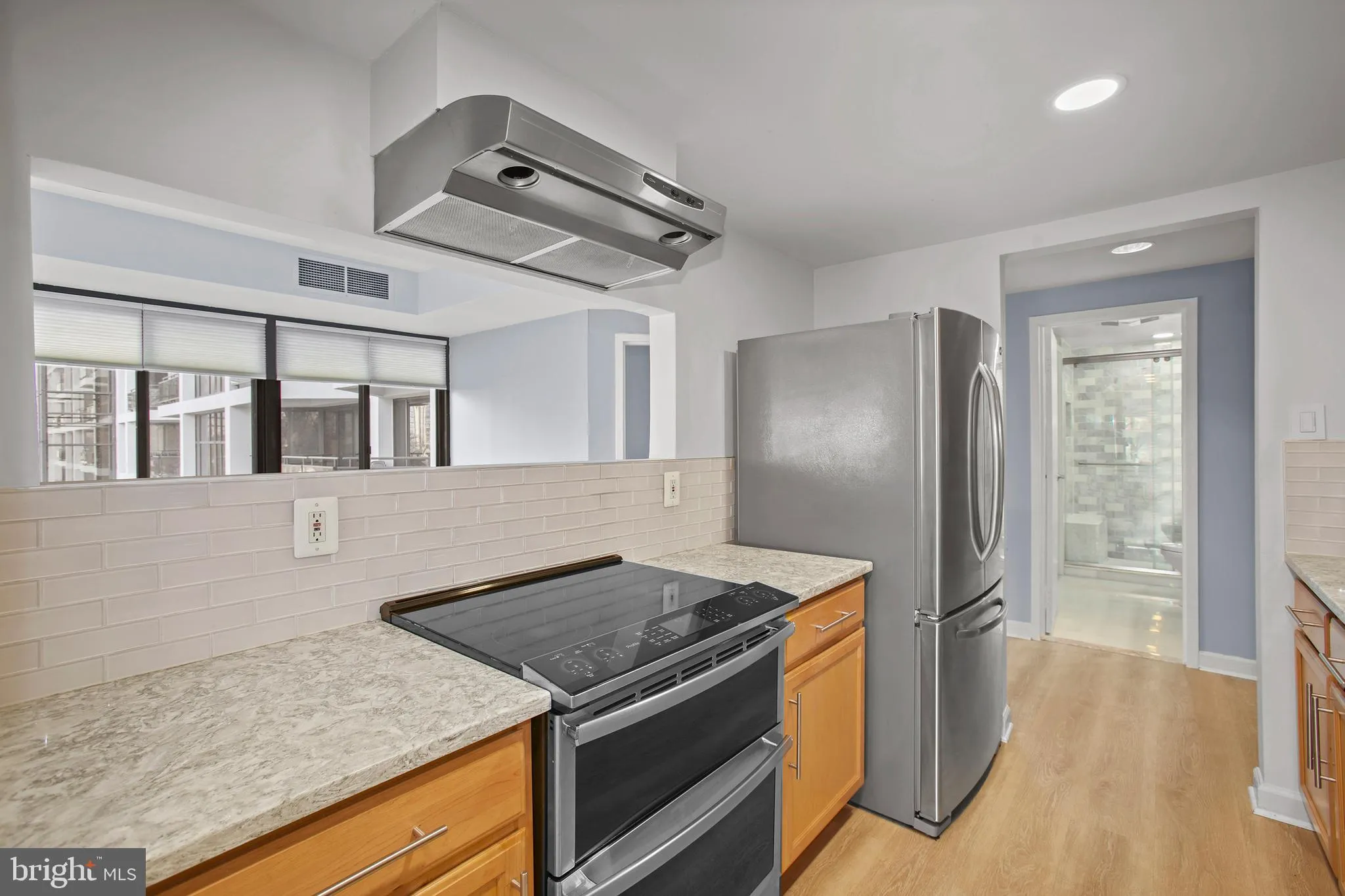 Arlington, Virginia 22209, United States, 1 Bedroom Bedrooms, ,1 BathroomBathrooms,Residential,Contingent,77741