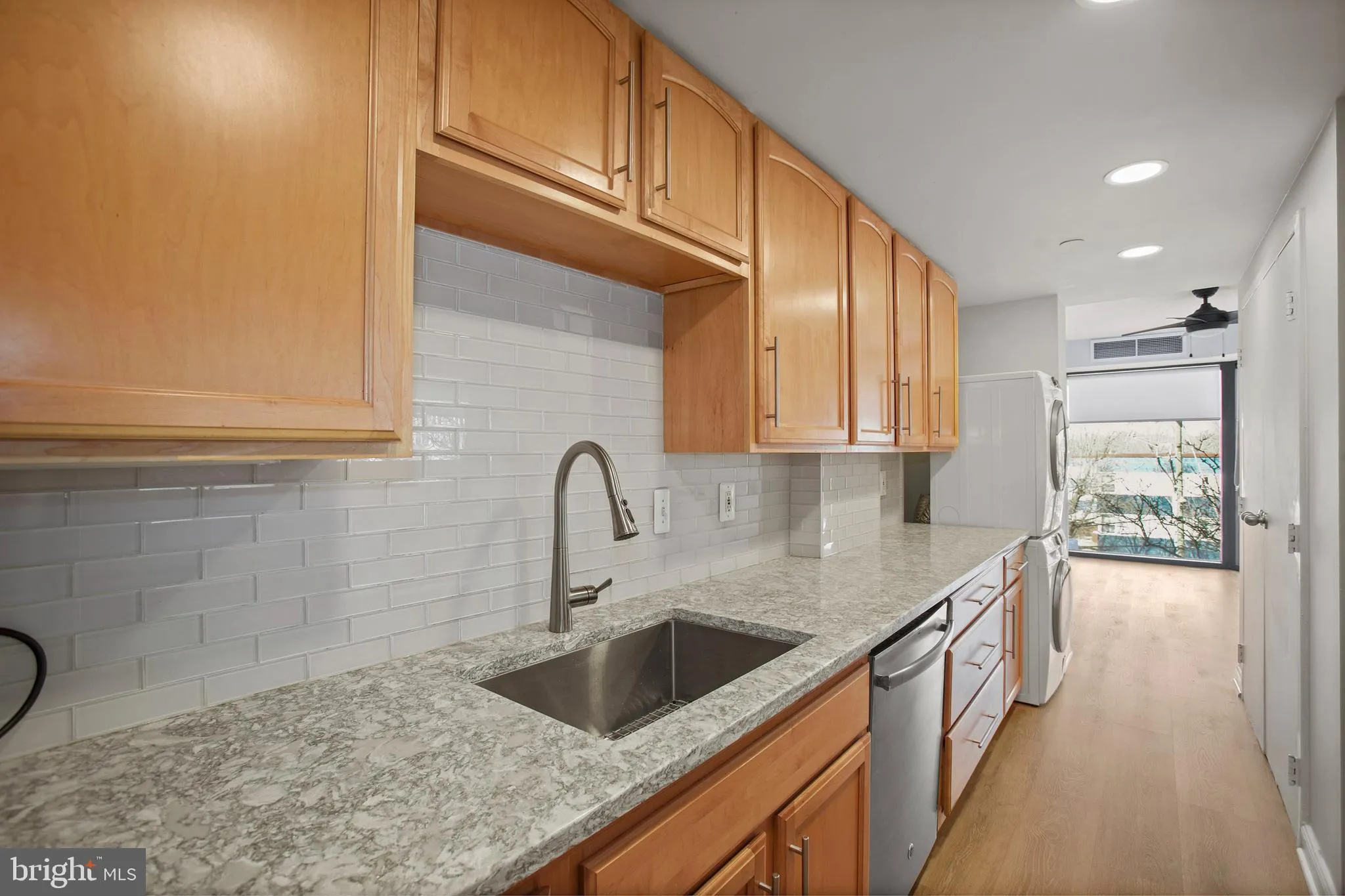 Arlington, Virginia 22209, United States, 1 Bedroom Bedrooms, ,1 BathroomBathrooms,Residential,Contingent,77741