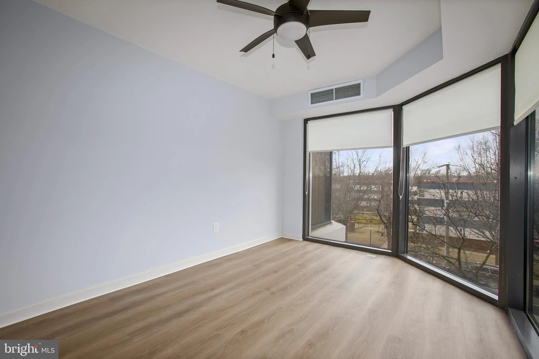 Arlington, Virginia 22209, United States, 1 Bedroom Bedrooms, ,1 BathroomBathrooms,Residential,Contingent,77741