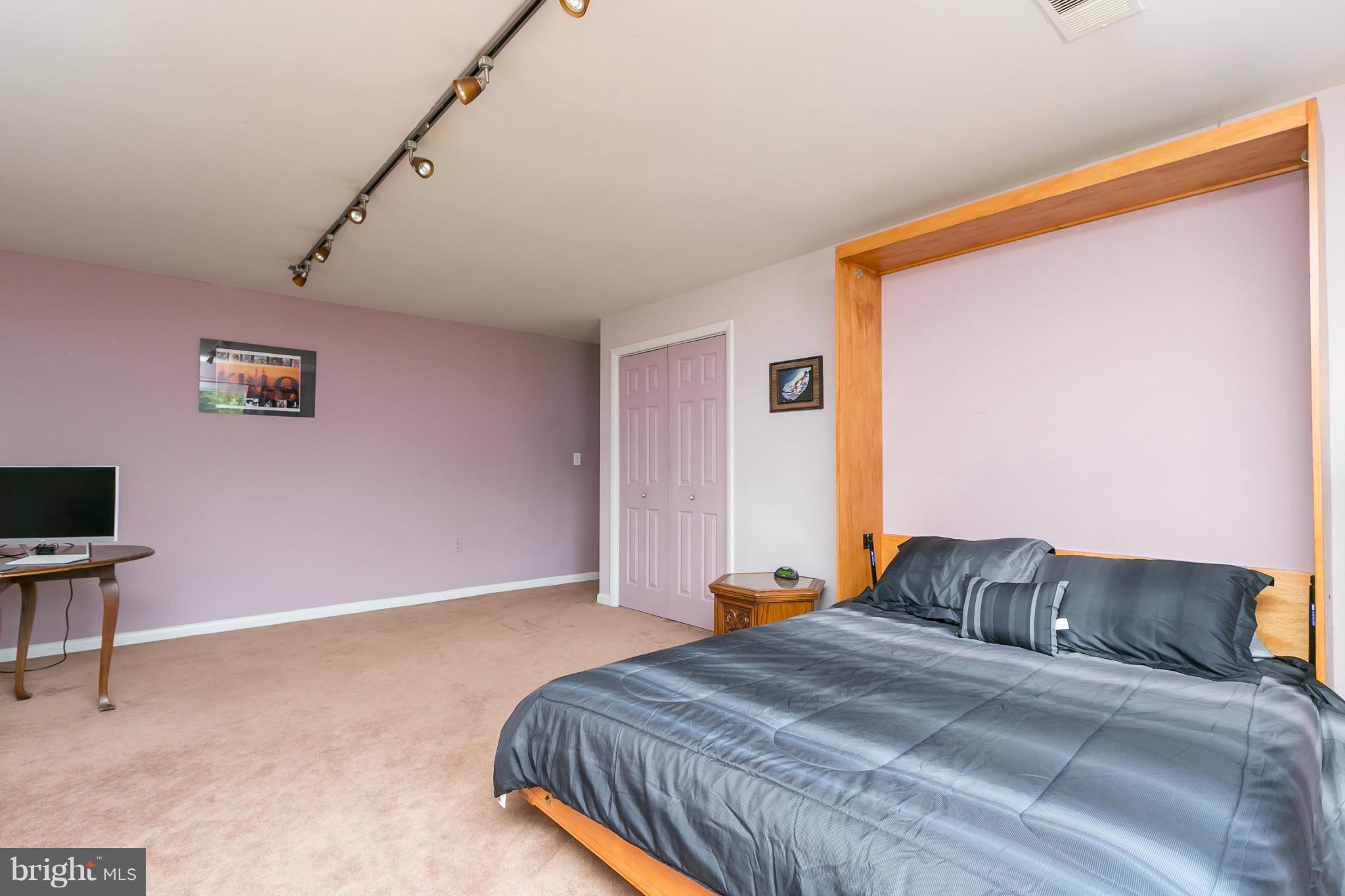 LONDON BRIDGE ESTATES - Residential