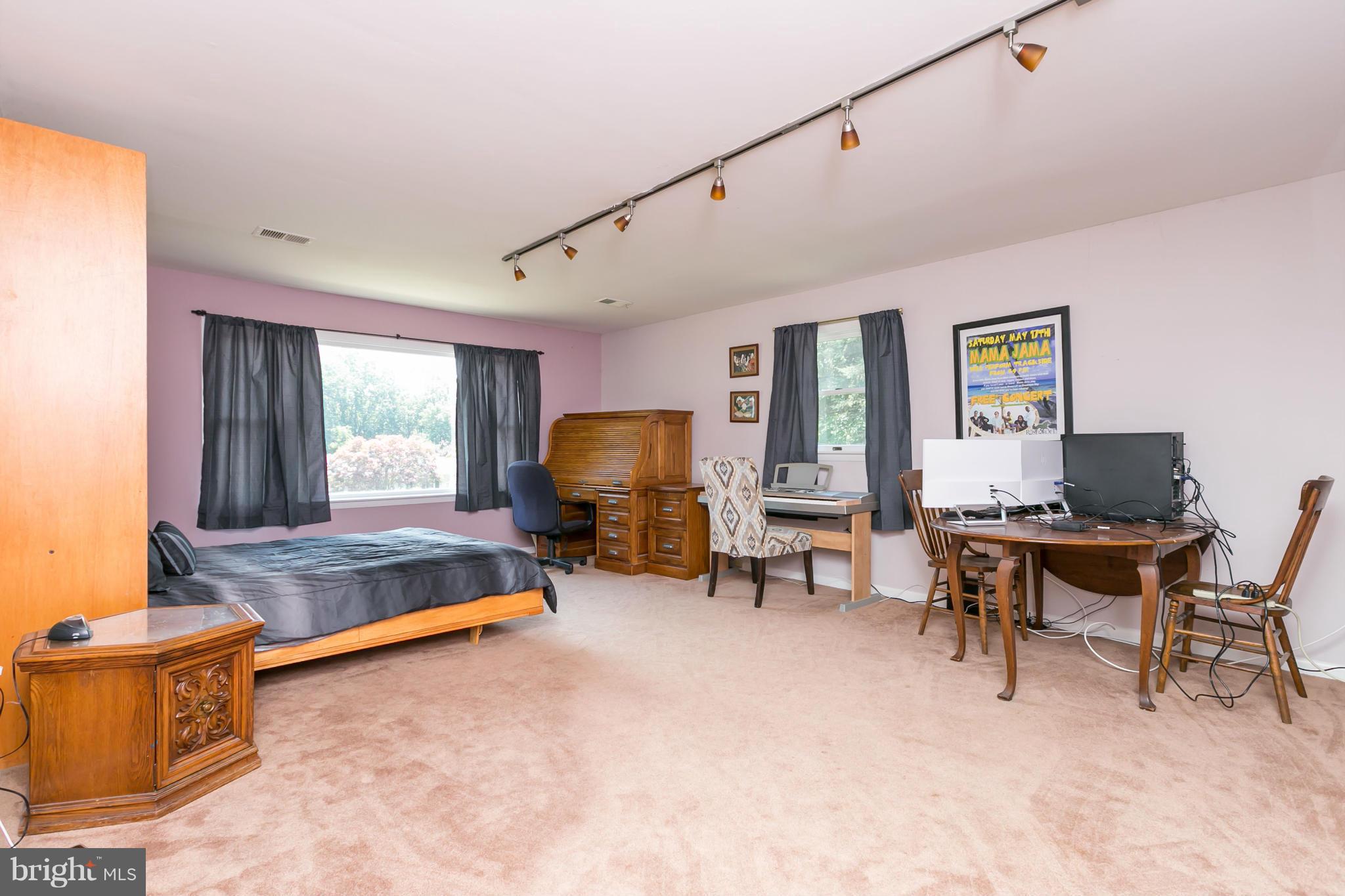 LONDON BRIDGE ESTATES - Residential