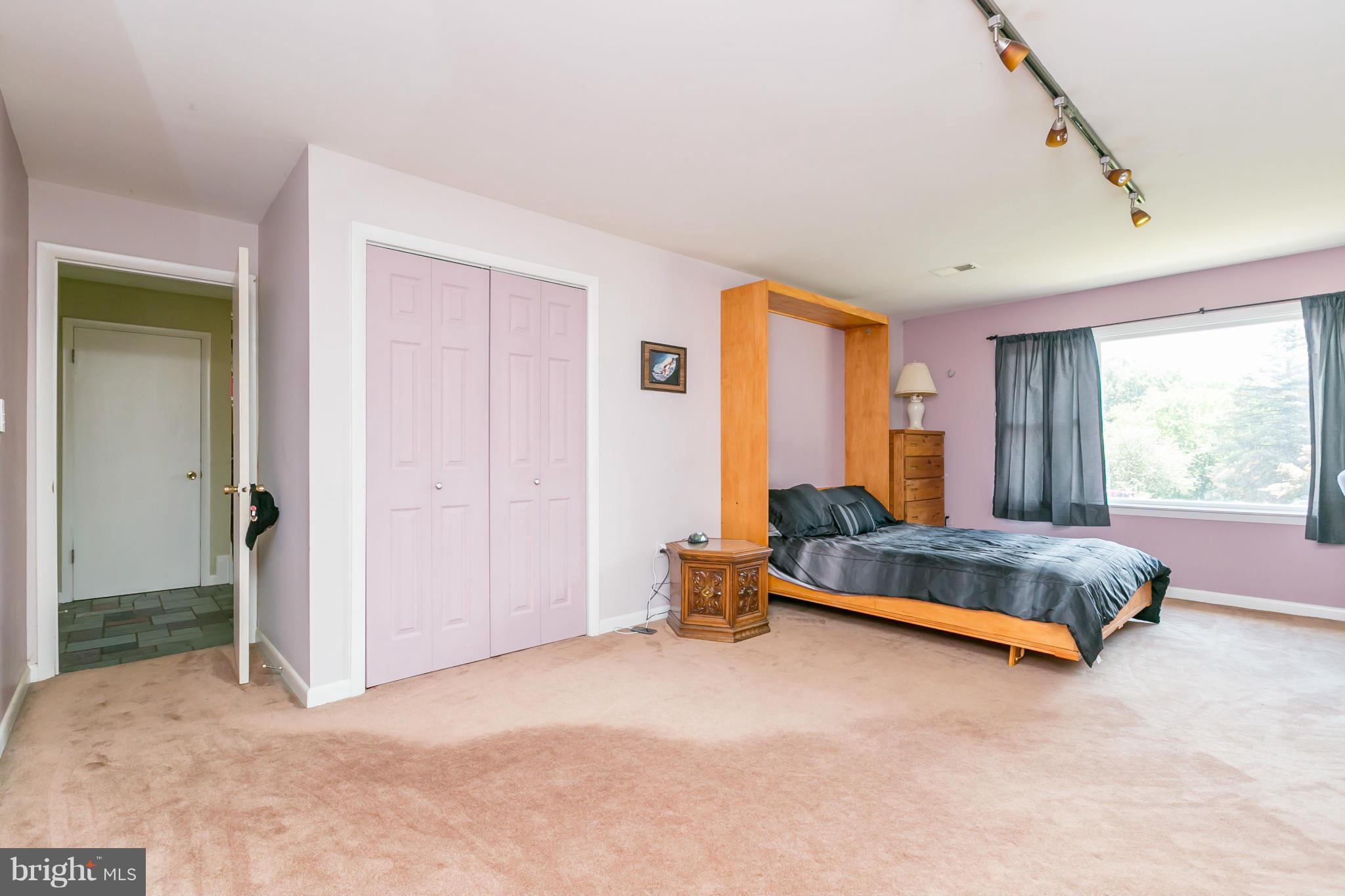 LONDON BRIDGE ESTATES - Residential