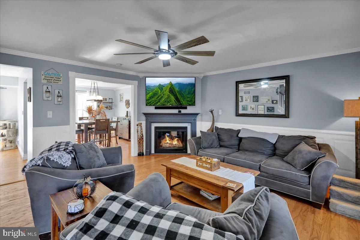 4536 DEL MAR DRIVE