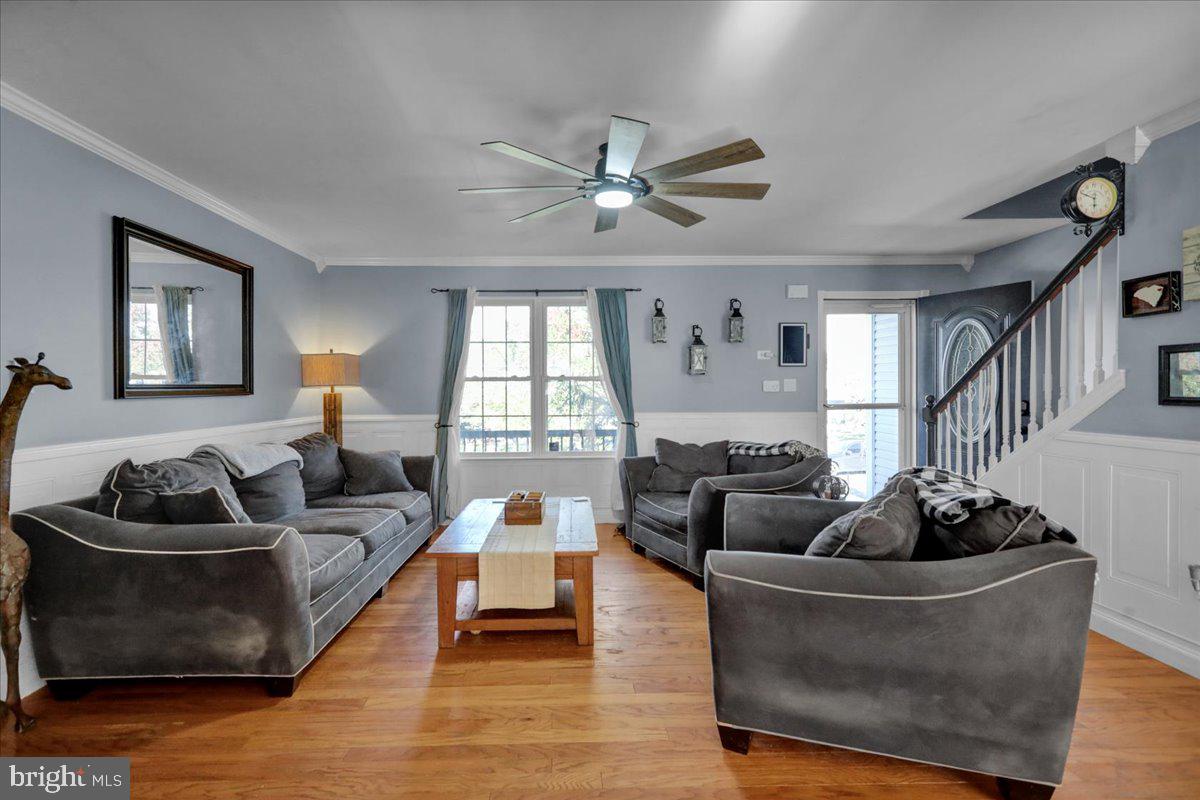 4536 DEL MAR DRIVE