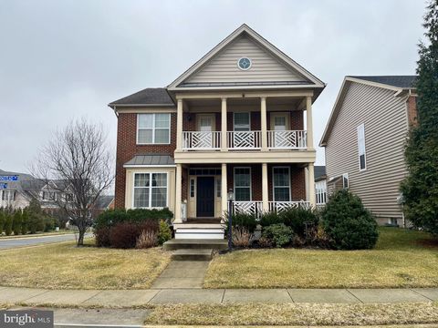 Photo of 22951 Weybridge Square, ASHBURN, VA 20148 (MLS # VALO2117360)