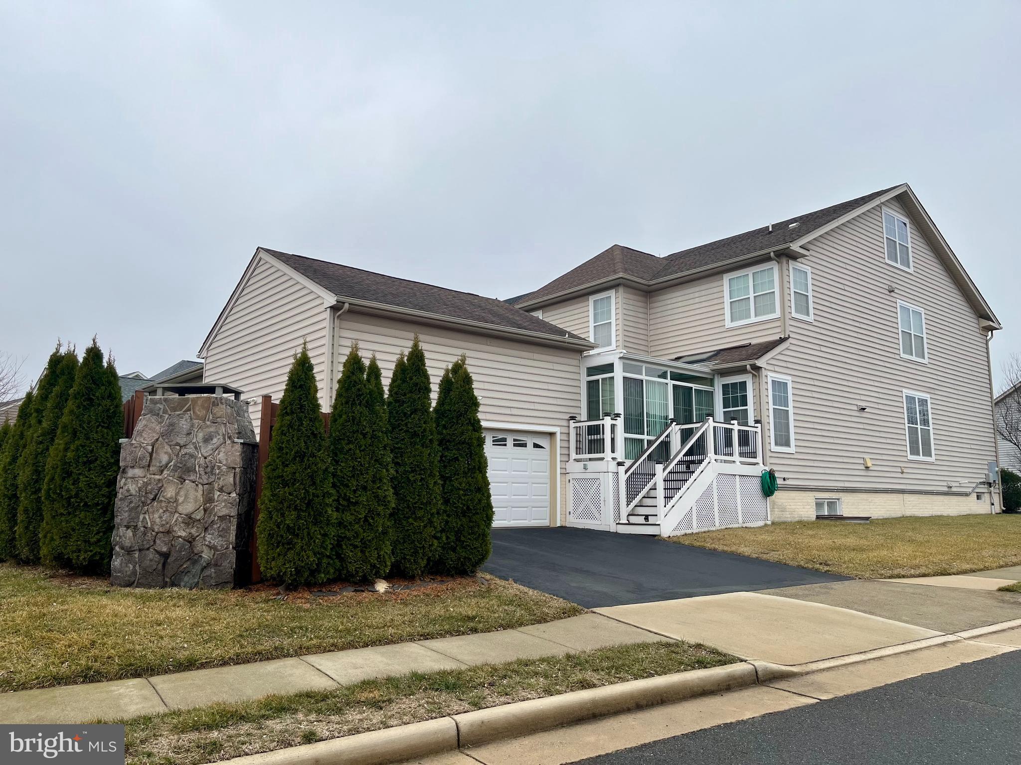 22951 WEYBRIDGE SQUARE