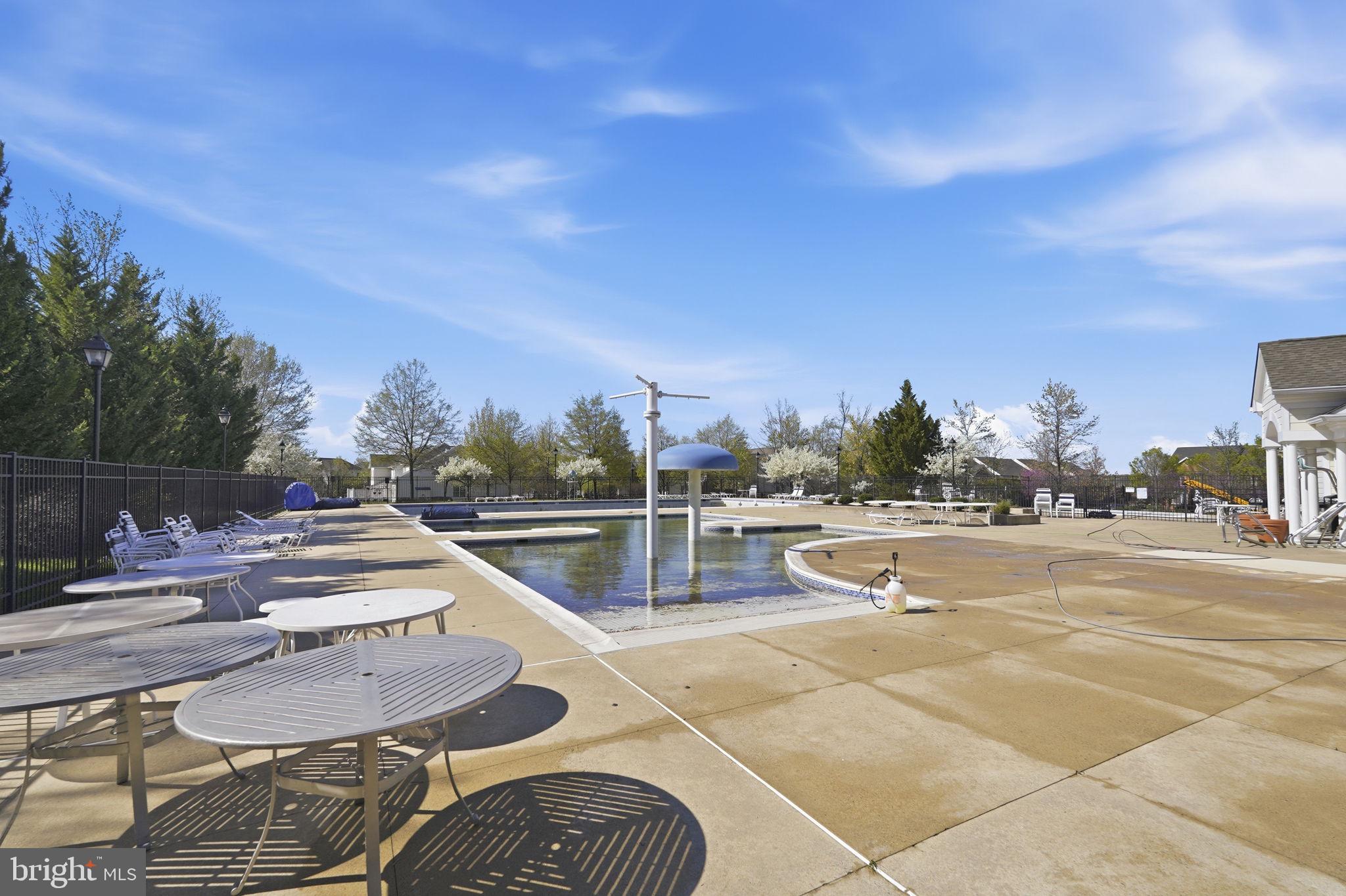 LOUDOUN VALLEY ESTATES 2 - Residential