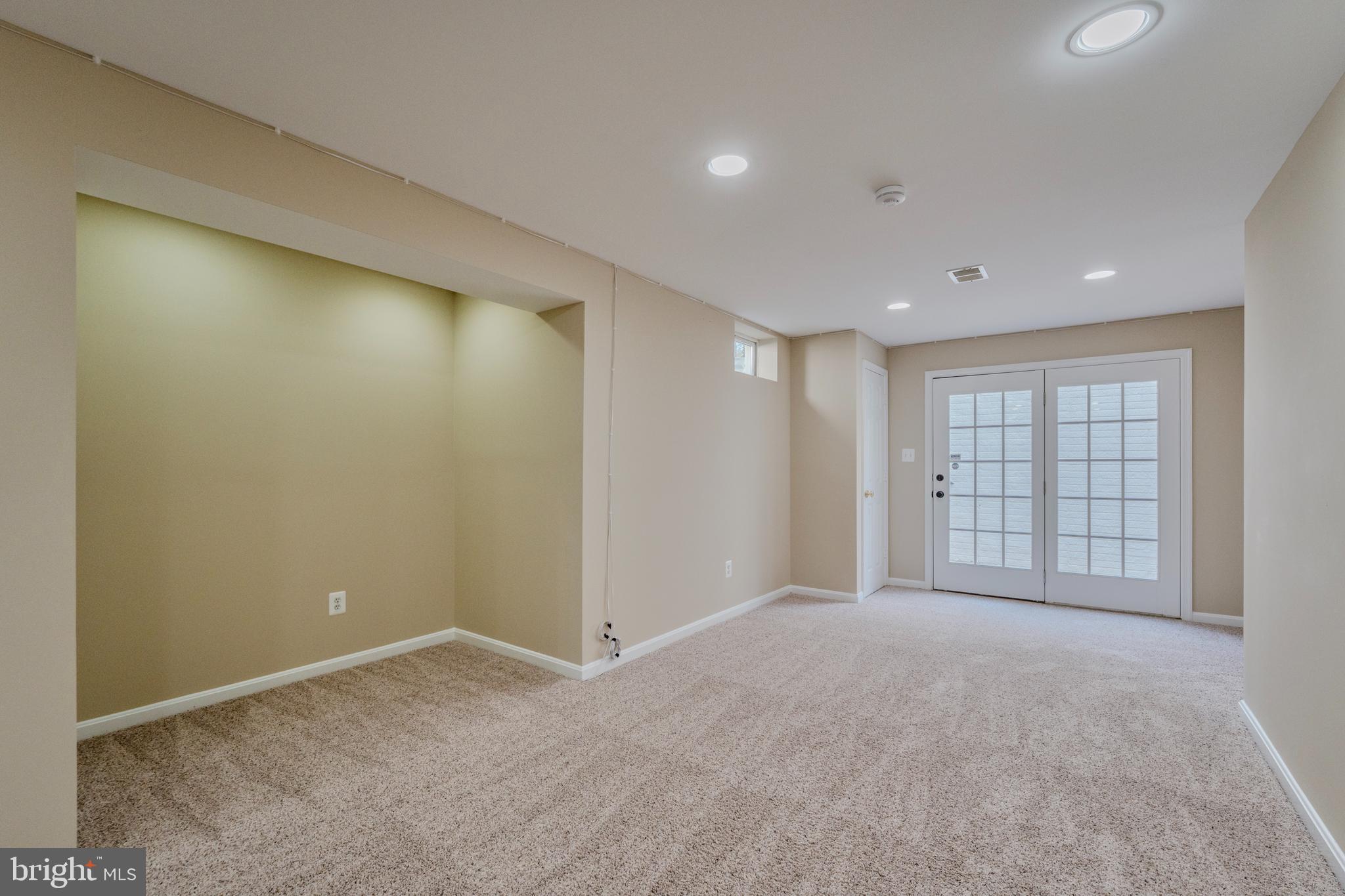 CRIPPENS CORNER - Residential