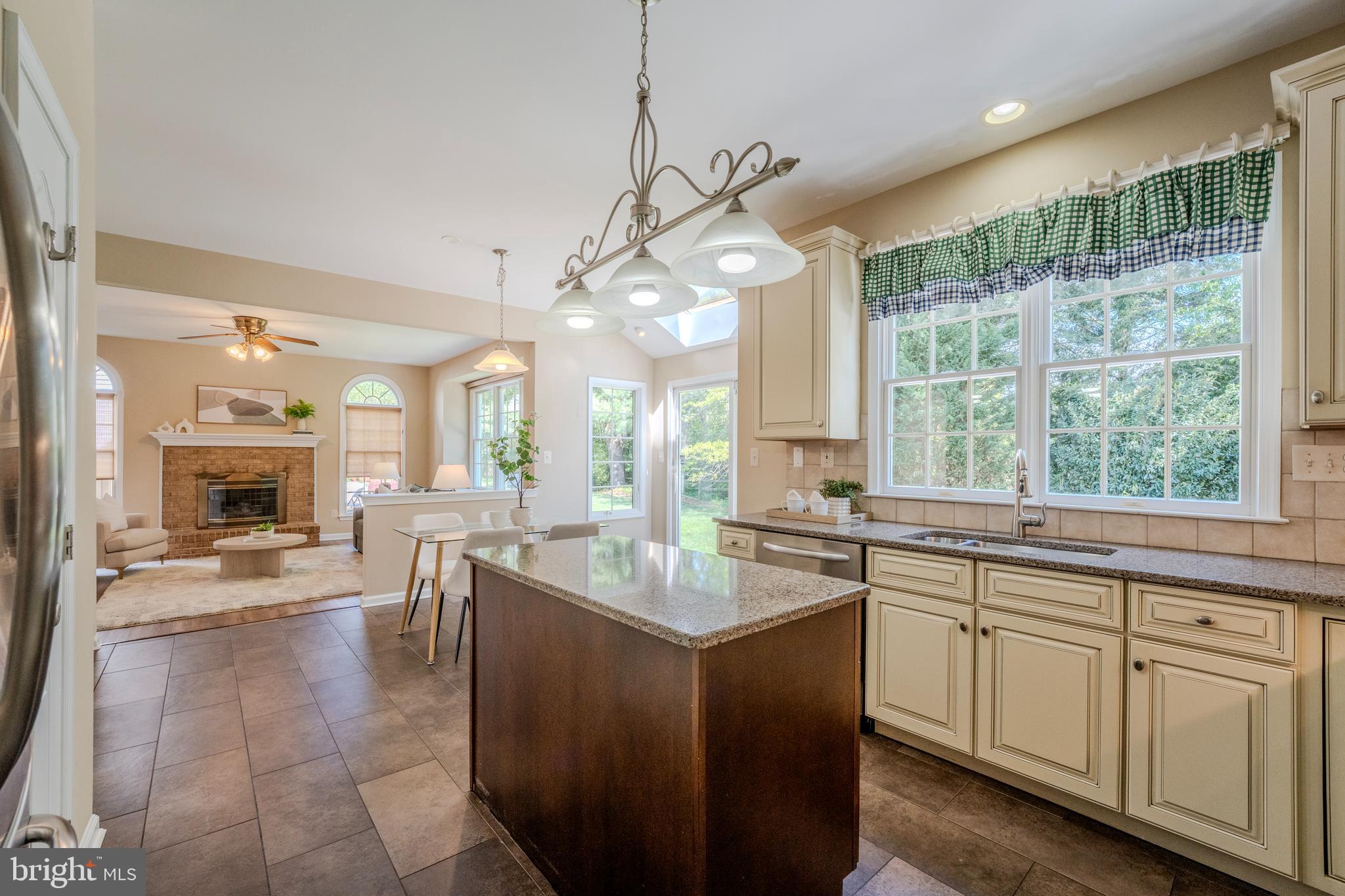 CRIPPENS CORNER - Residential